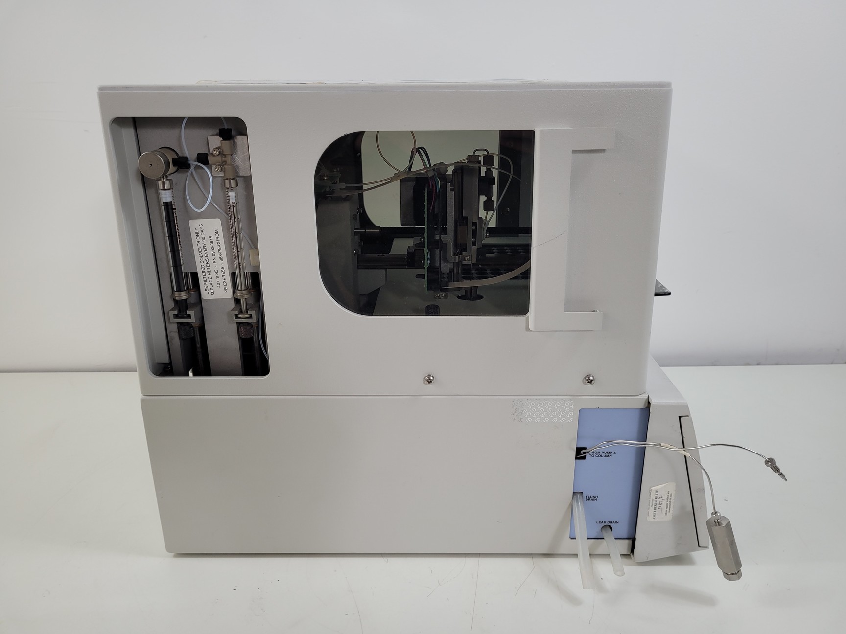 Image of Perkin Elmer Series 200 HPLC System - Degasser, Detector, Pump, Autosampler Lab