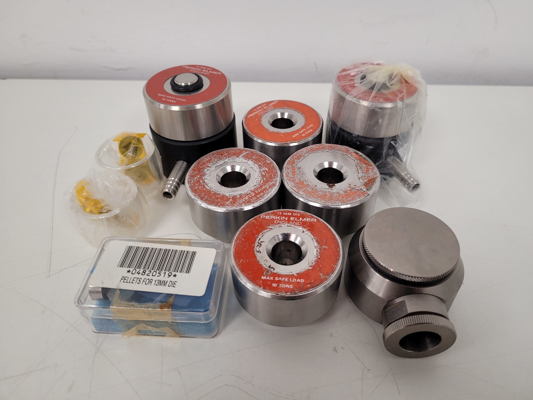 Image of 6x Perkin Elmer 13mm Dies & Other Accessories Lab
