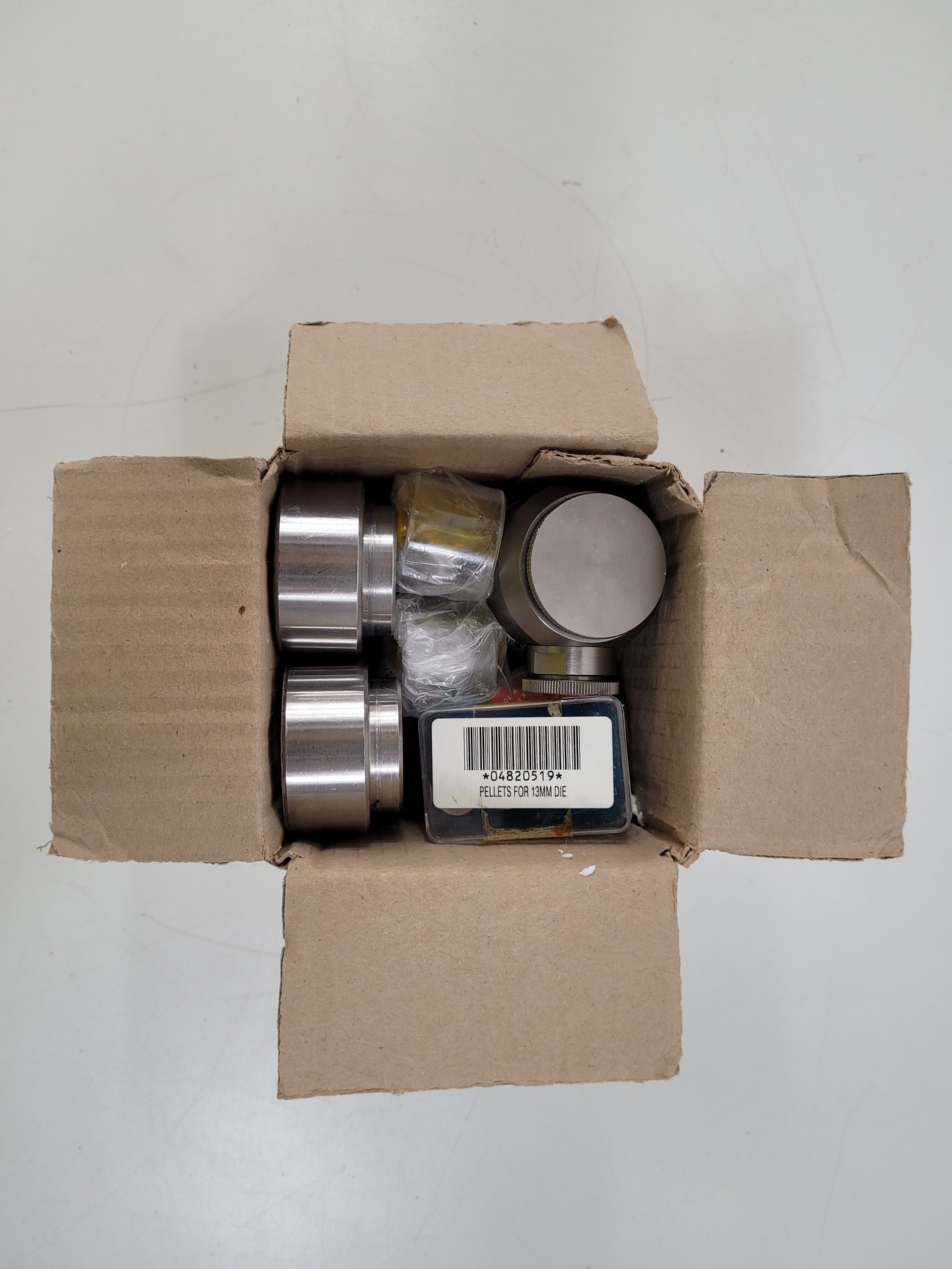 Image of 6x Perkin Elmer 13mm Dies & Other Accessories Lab