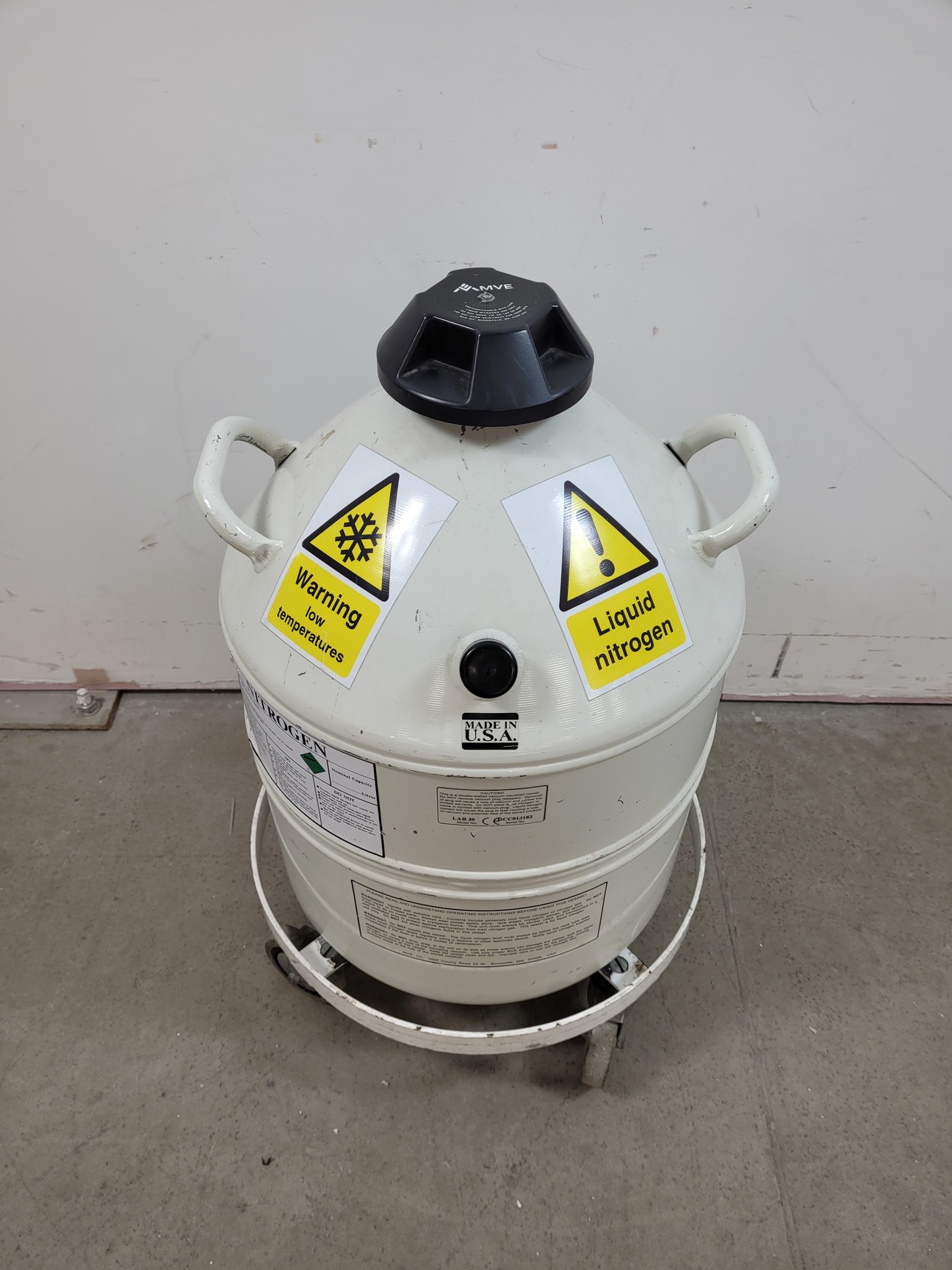 Image of MVE LAB 30 Liquid Nitrogen Dewar with Trolley 30 Litre Lab