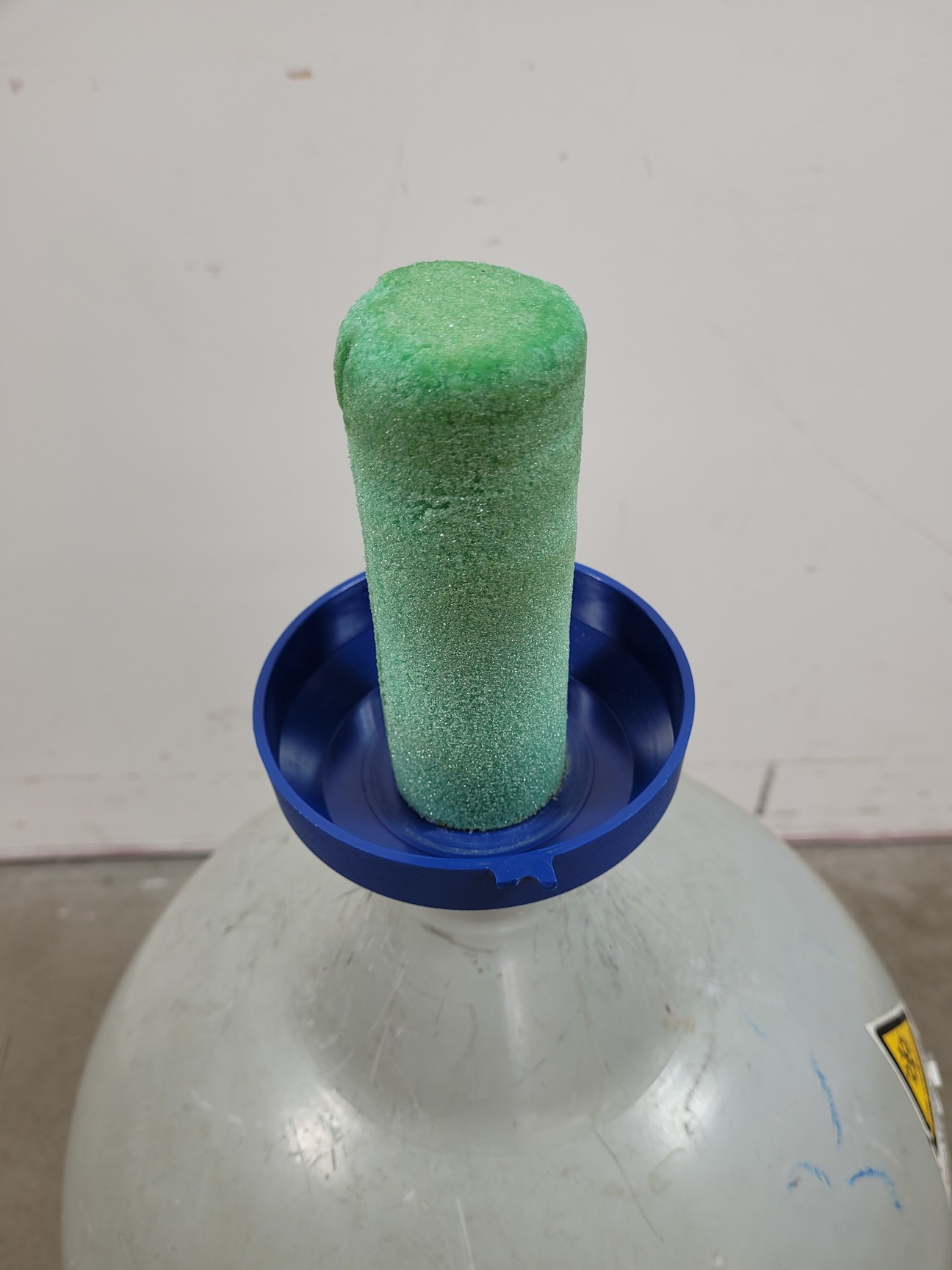 Image of Taylor Wharton ALD 25 Liquid Nitrogen Dispensing Dewar Lab