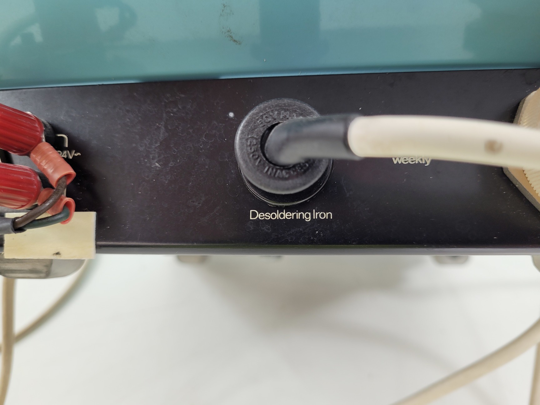 Image of Weller DS900 Desoldering Station with Accessories 