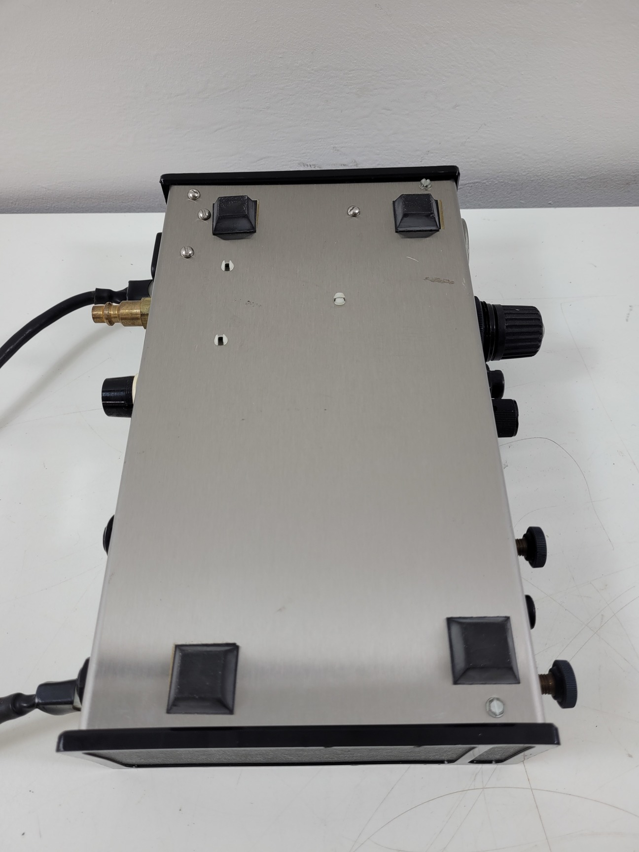 Image of EFD 1000 DVE Liquid / Epoxy Adhesive Fluid Dispenser 