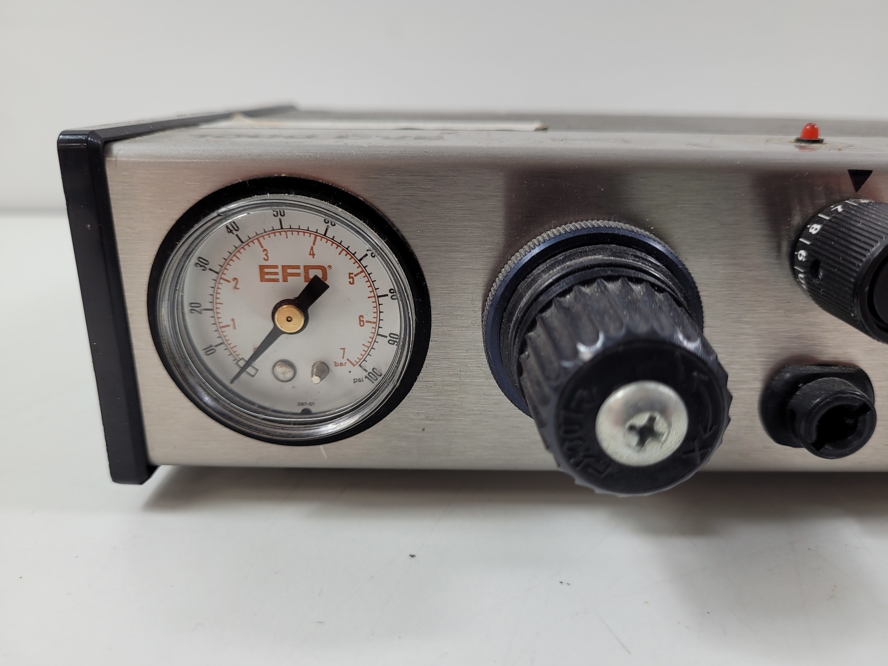 Image of EFD 1000 DVE Liquid / Epoxy Adhesive Fluid Dispenser 