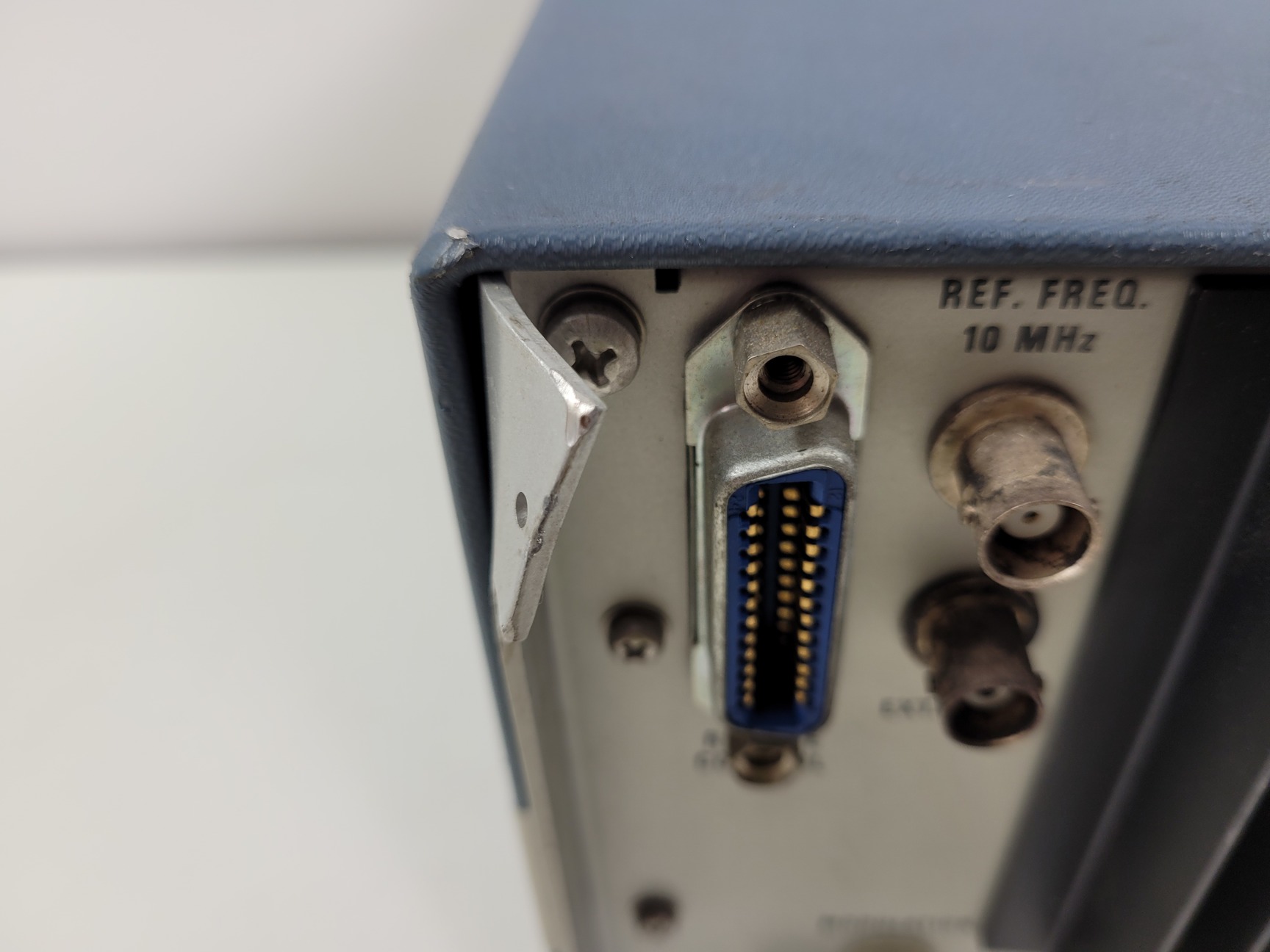 Image of Rohde & Schwarz Signal Generator SMS 302.4012.26 Lab Spares/Repairs