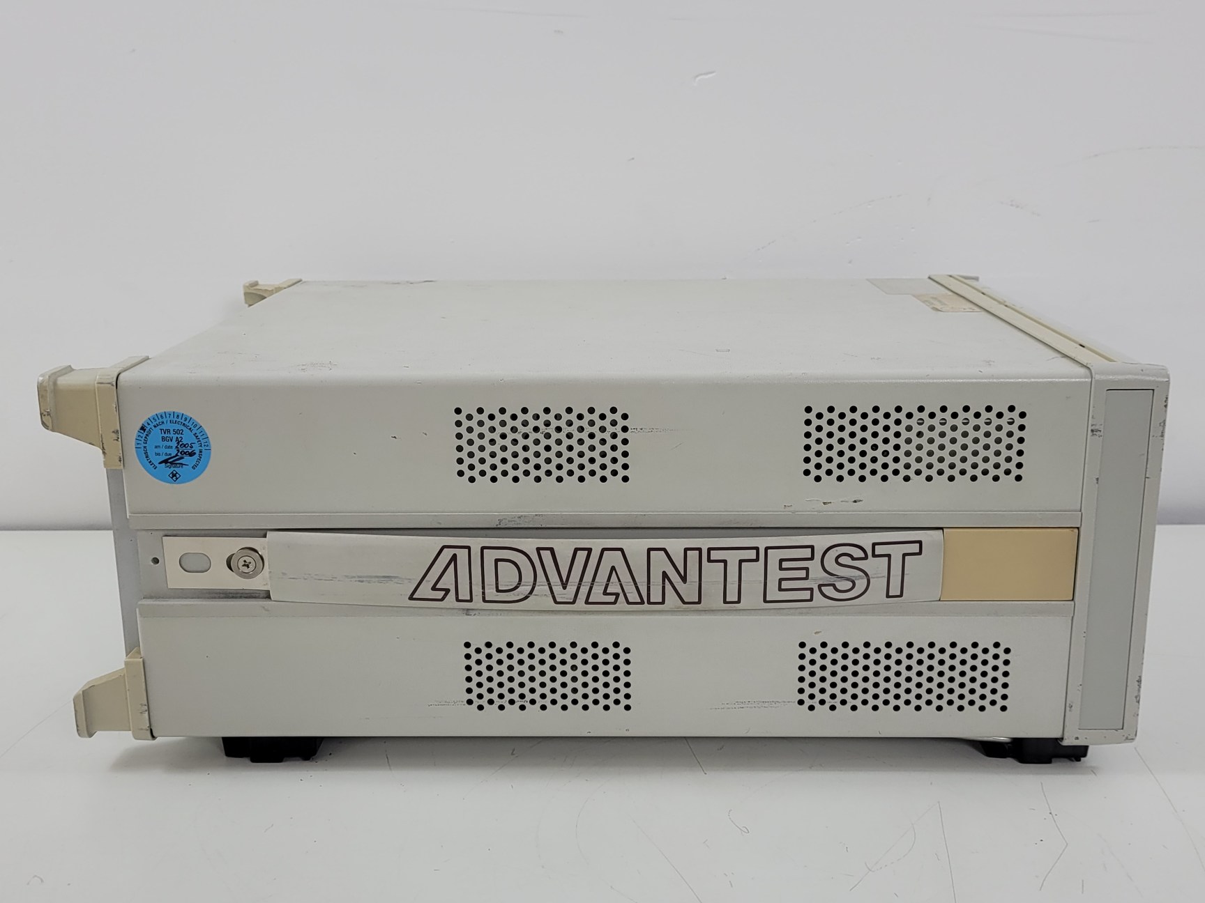 Image of Advantest Spectrum Analyser Model R3261A Lab