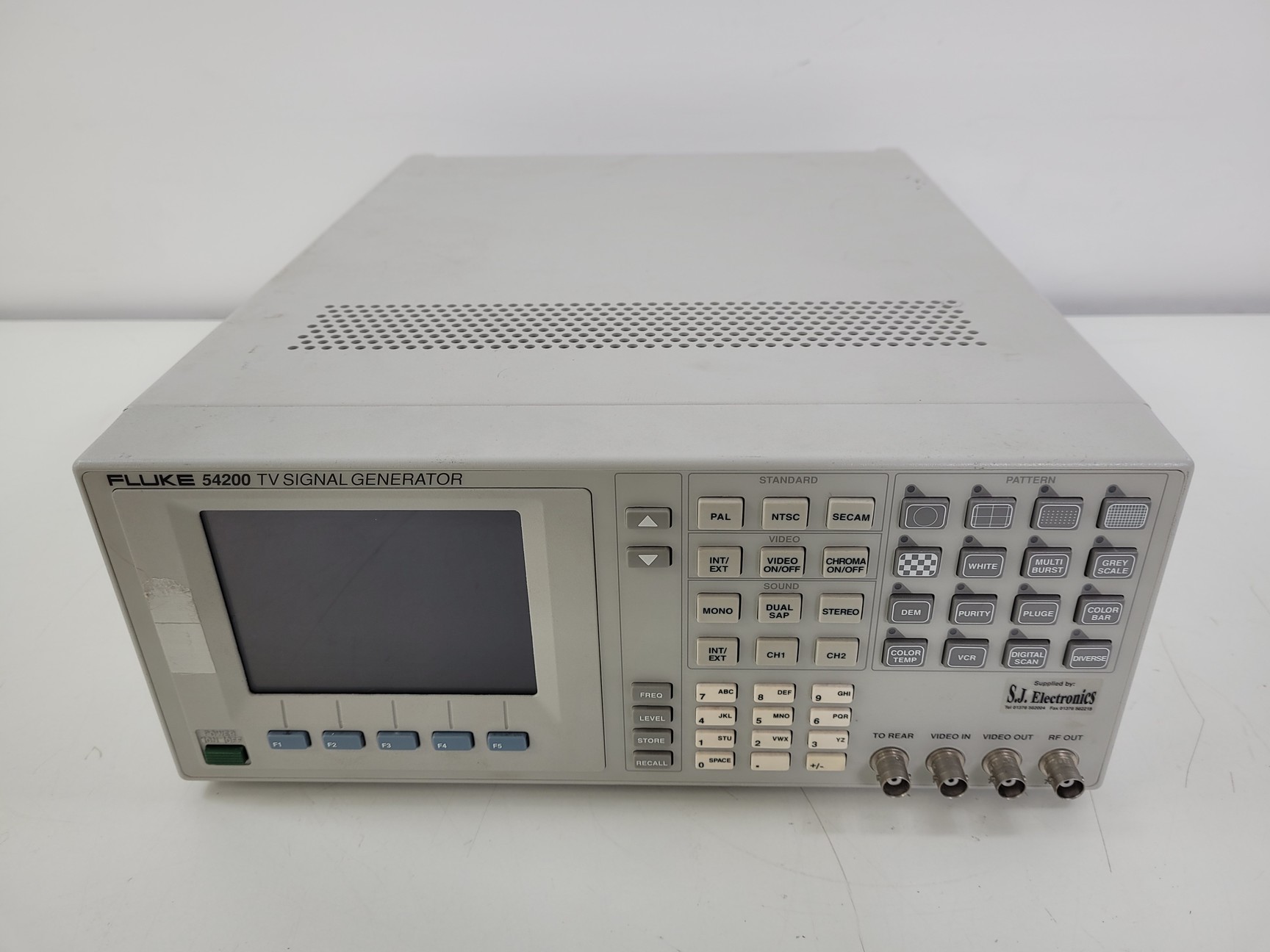 FLUKE 54200M01 TV Signal Generator Lab