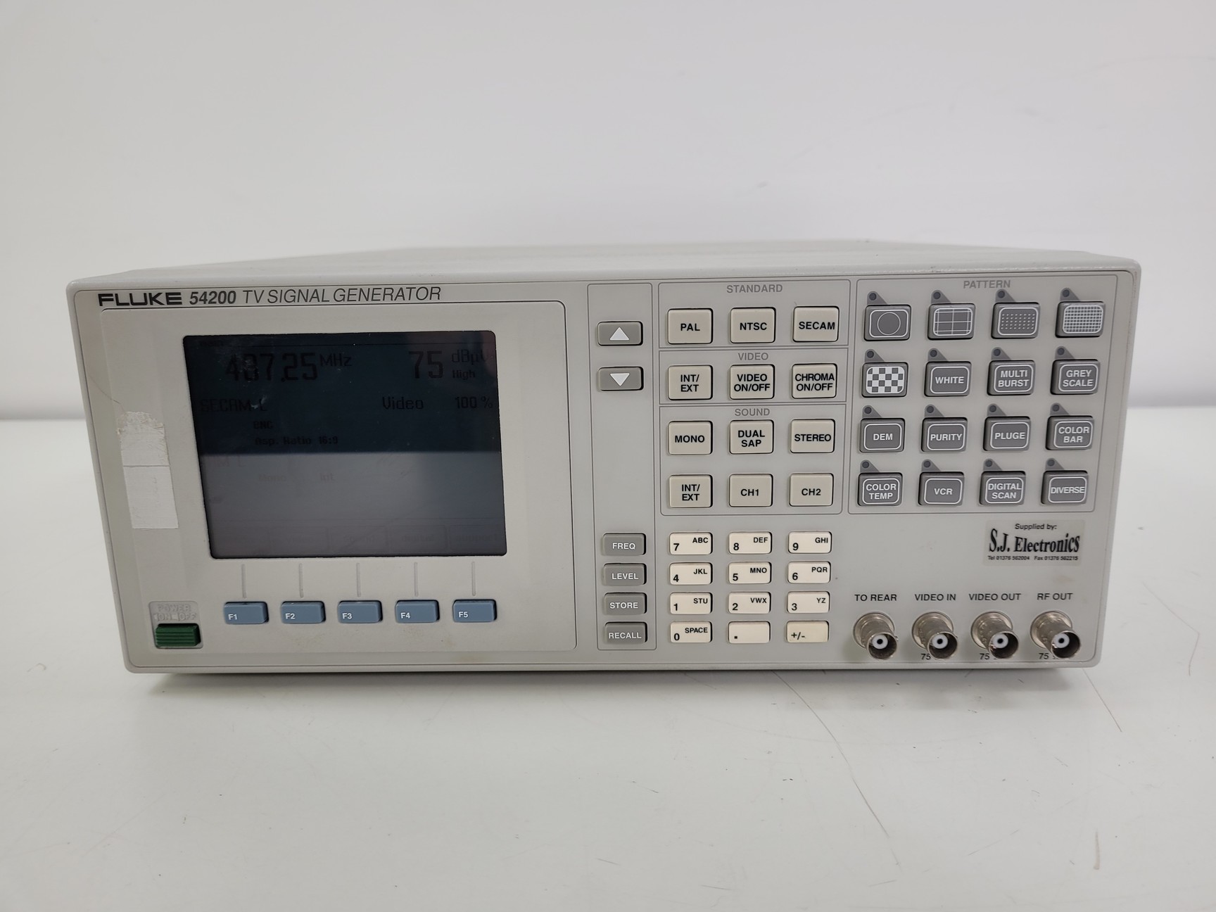 Image of FLUKE 54200M01 TV Signal Generator Lab