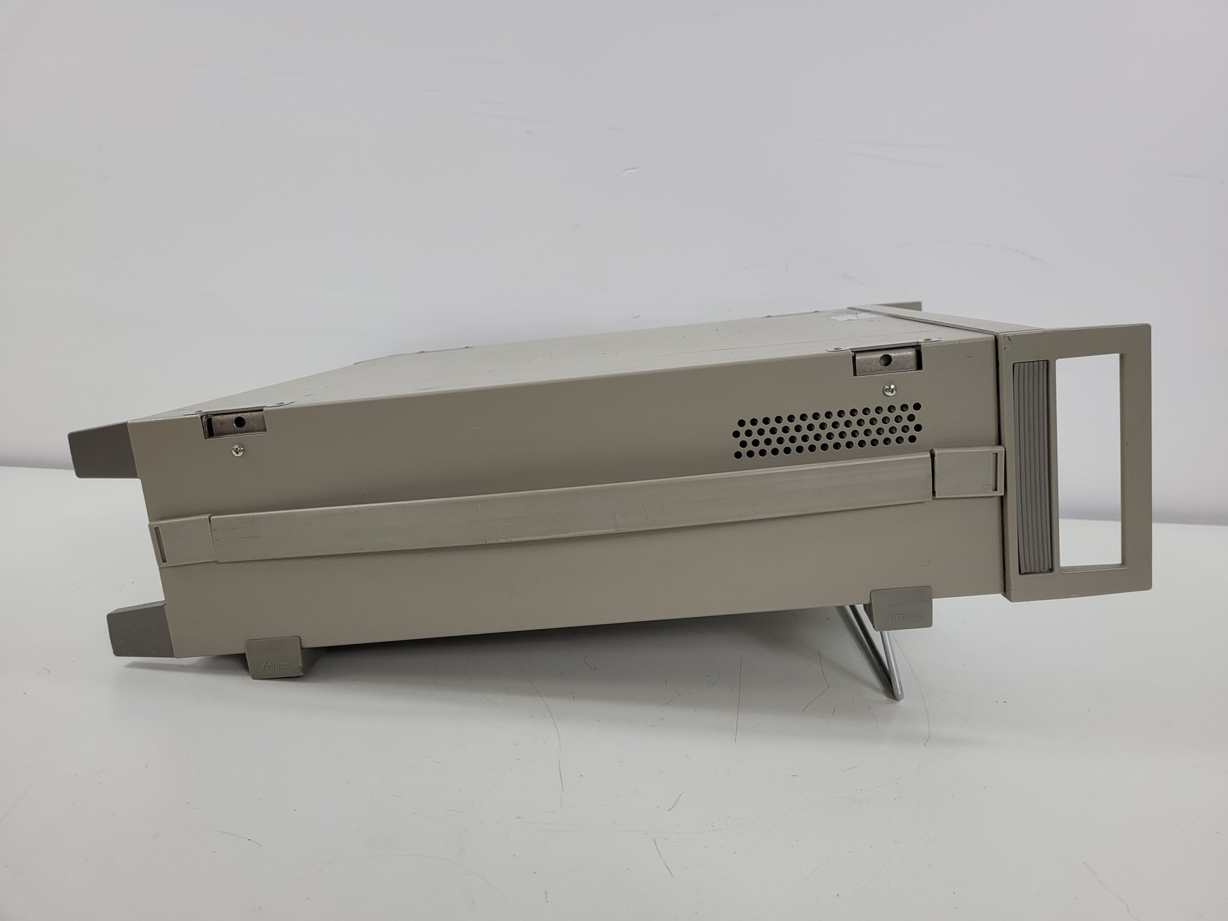 Image of Anritsu Synthesized Signal Generator Model MG3632A Lab