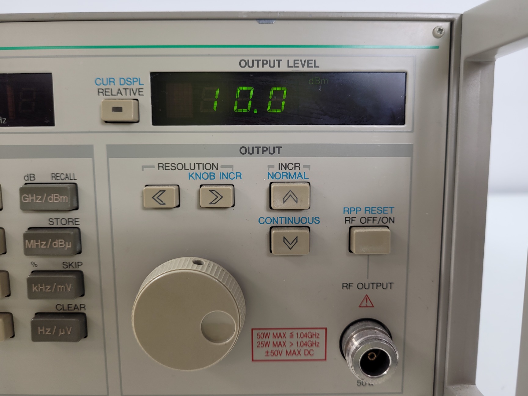 Image of Anritsu Synthesized Signal Generator Model MG3632A Lab