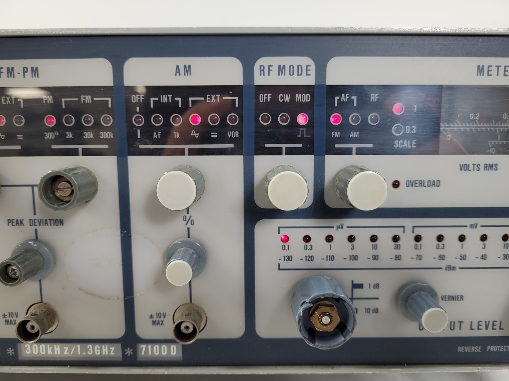 Image of Adret Electronique Signal Generator 7100D Lab