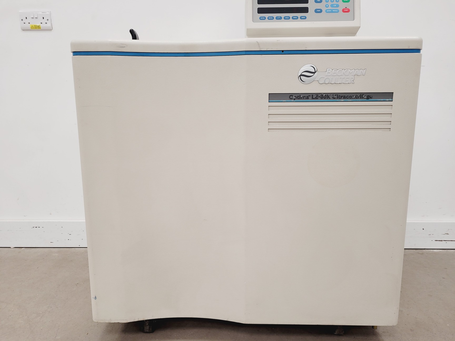 Image of Beckman Coulter Optima LE-80K Ultracentrifuge Lab