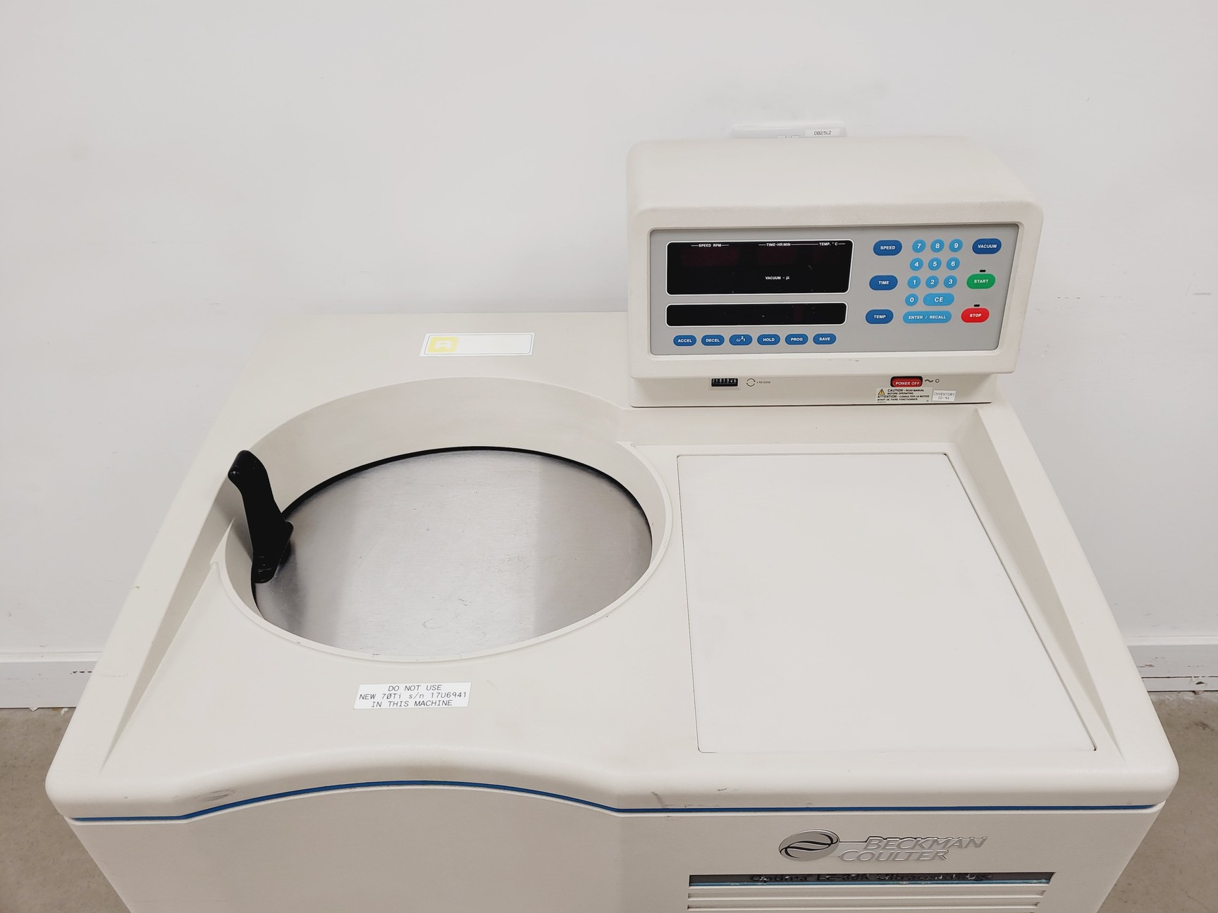 Image of Beckman Coulter Optima LE-80K Ultracentrifuge Lab