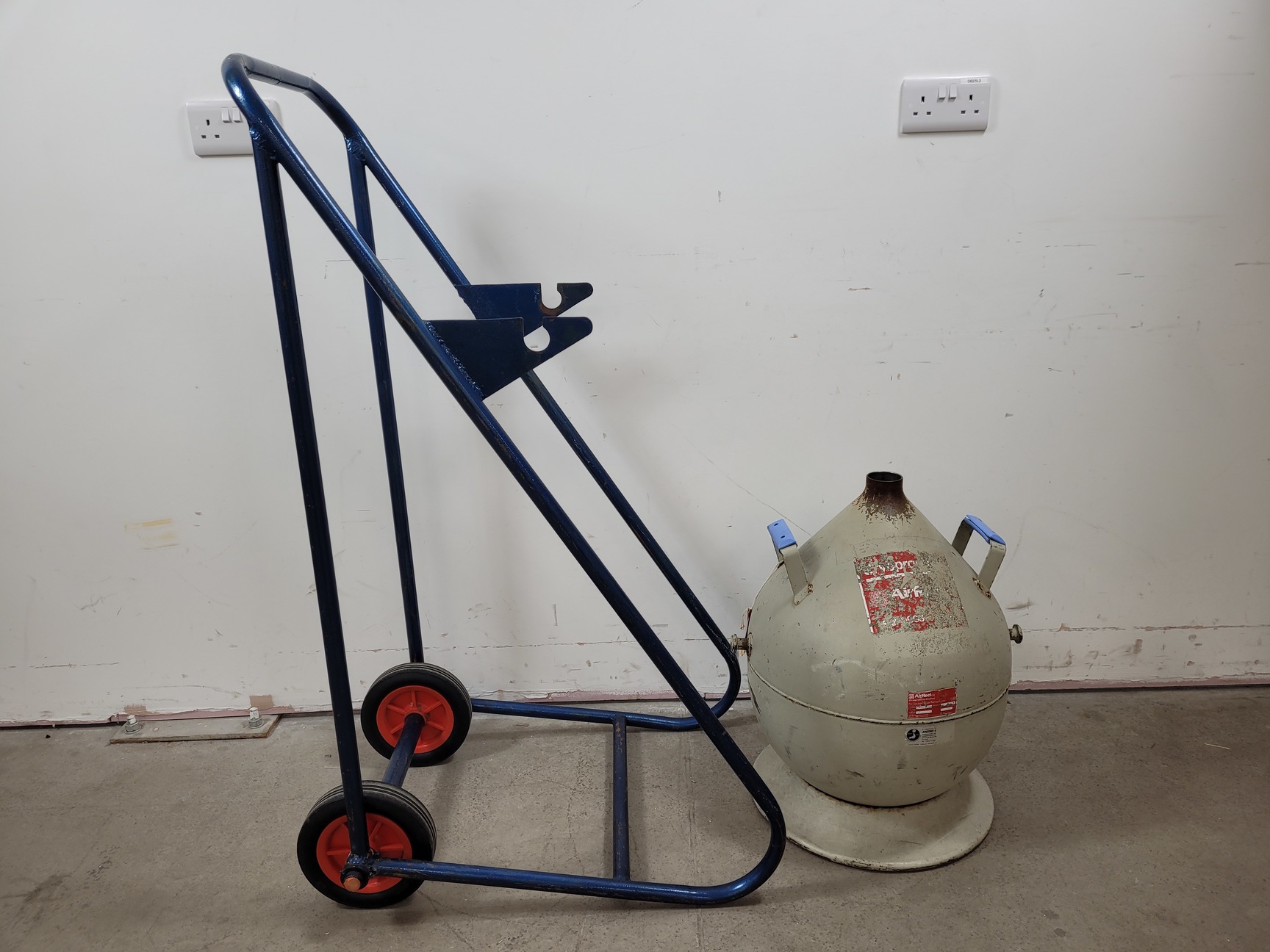 Image of Jencons Air Reel Liquid Nitrogen Onion Dewar w/ Trolley Lab (No Lid)