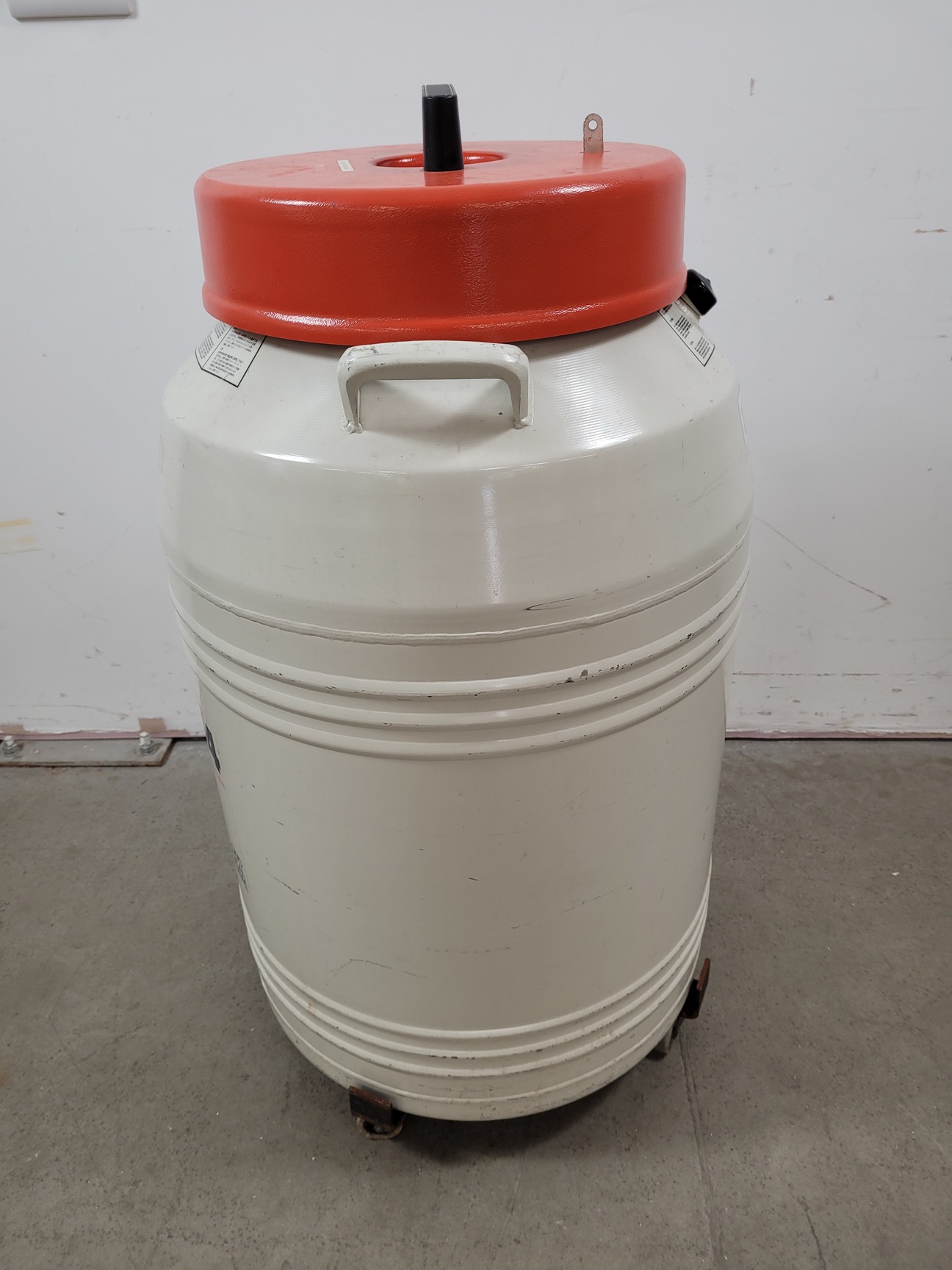 Image of Thermolyne Locator 4 Cryo Biological Liquid Nitrogen Storage Dewar Lab