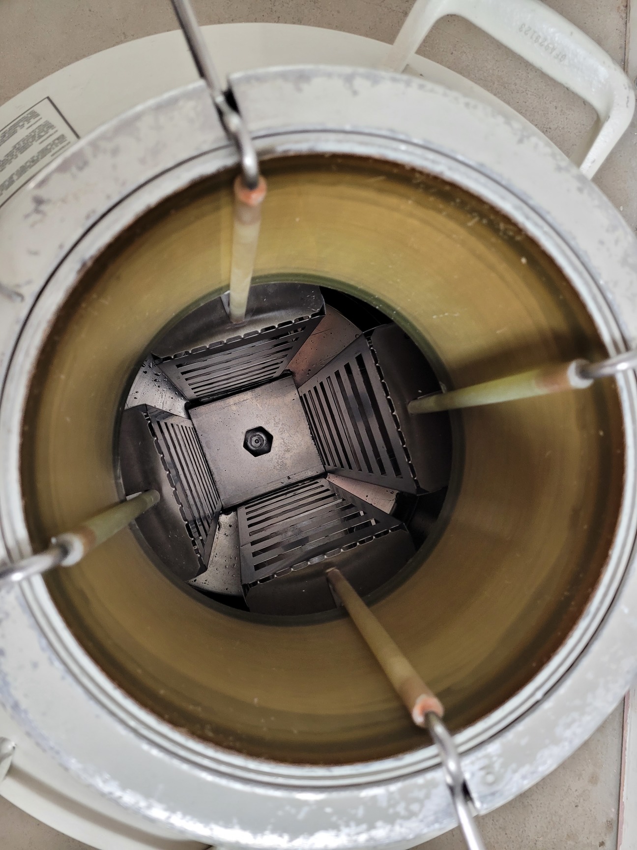 Image of Thermolyne Locator 4 Cryo Biological Liquid Nitrogen Storage Dewar Lab