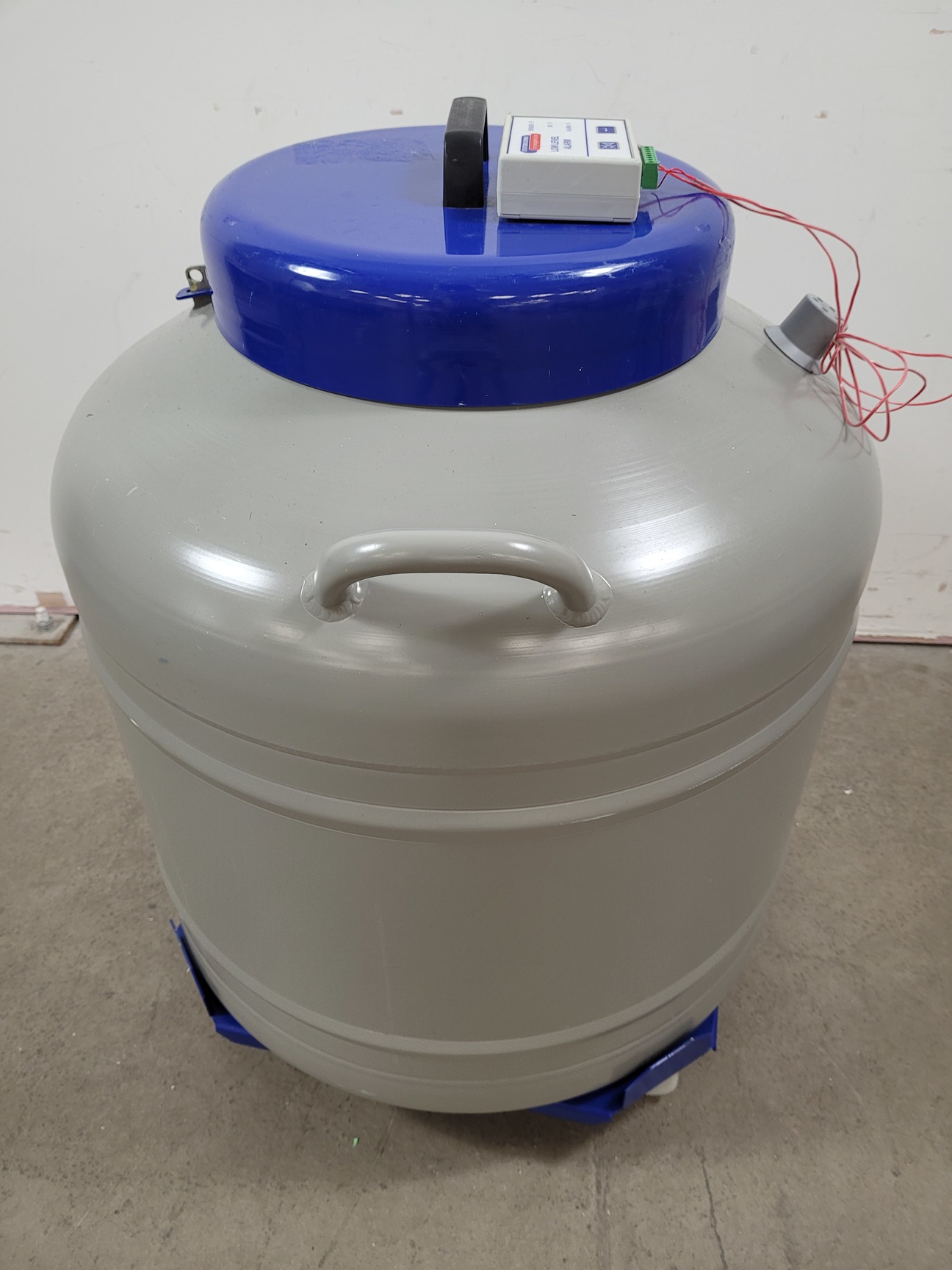 Image of Statebourne Cryogenics Biorack 3000 Liquid Nitrogen Sample Storage Dewar Lab