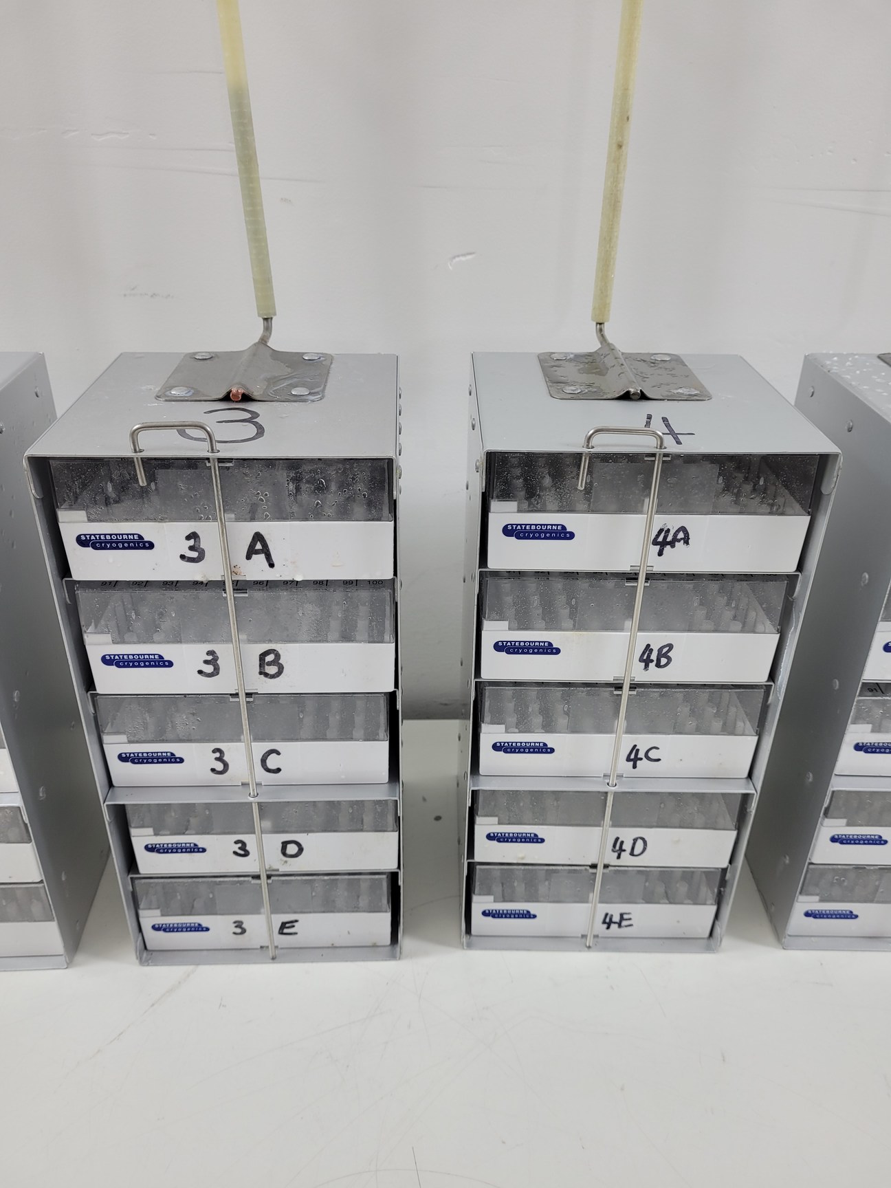 Image of Statebourne Cryogenics Biorack 3000 Liquid Nitrogen Sample Storage Dewar Lab