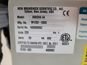 Thumbnail image of New Brunswick Scientific Innova 44 Incubator/Shaker w/ Accessories 
