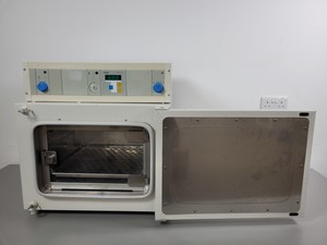 Thumbnail image of Heraeus B 6030 Benchtop Laboratory Incubator Lab