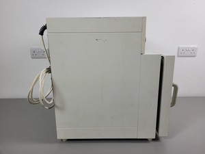 Thumbnail image of Heraeus B 6030 Benchtop Laboratory Incubator Lab