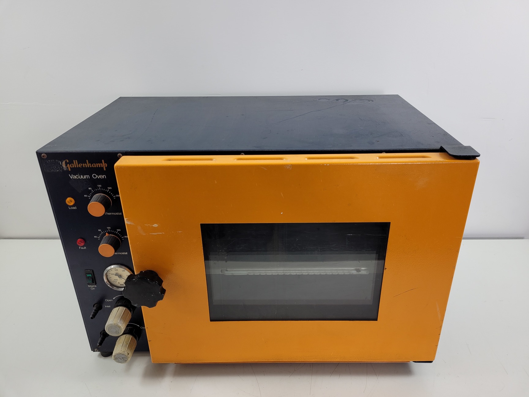 Image of Gallenkamp Laboratory Vacuum Oven  App No. 2350 F 01  CN 0VL 570 010J Faulty 