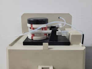 Thumbnail image of Beckman Coulter Model DU 800 UV/VIS Spectrophotometer Lab