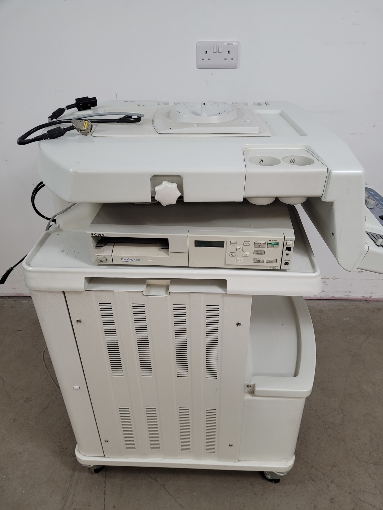Image of Medison Voluson 530D Ultrasound Machine Lab Spares/Repairs
