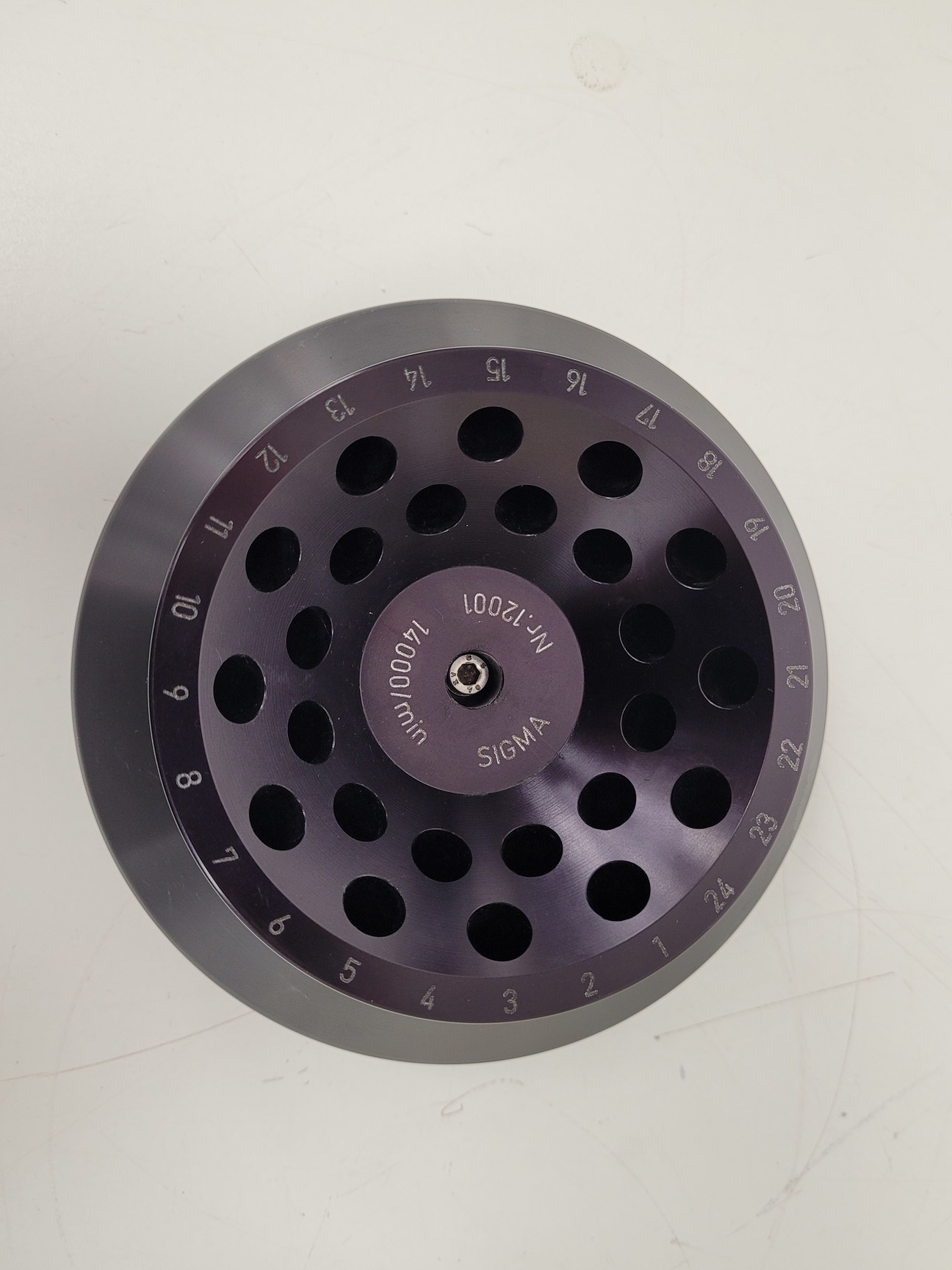 Image of Sigma Benchtop Centrifuge Model 201M with 14000rpm Rotor Lab