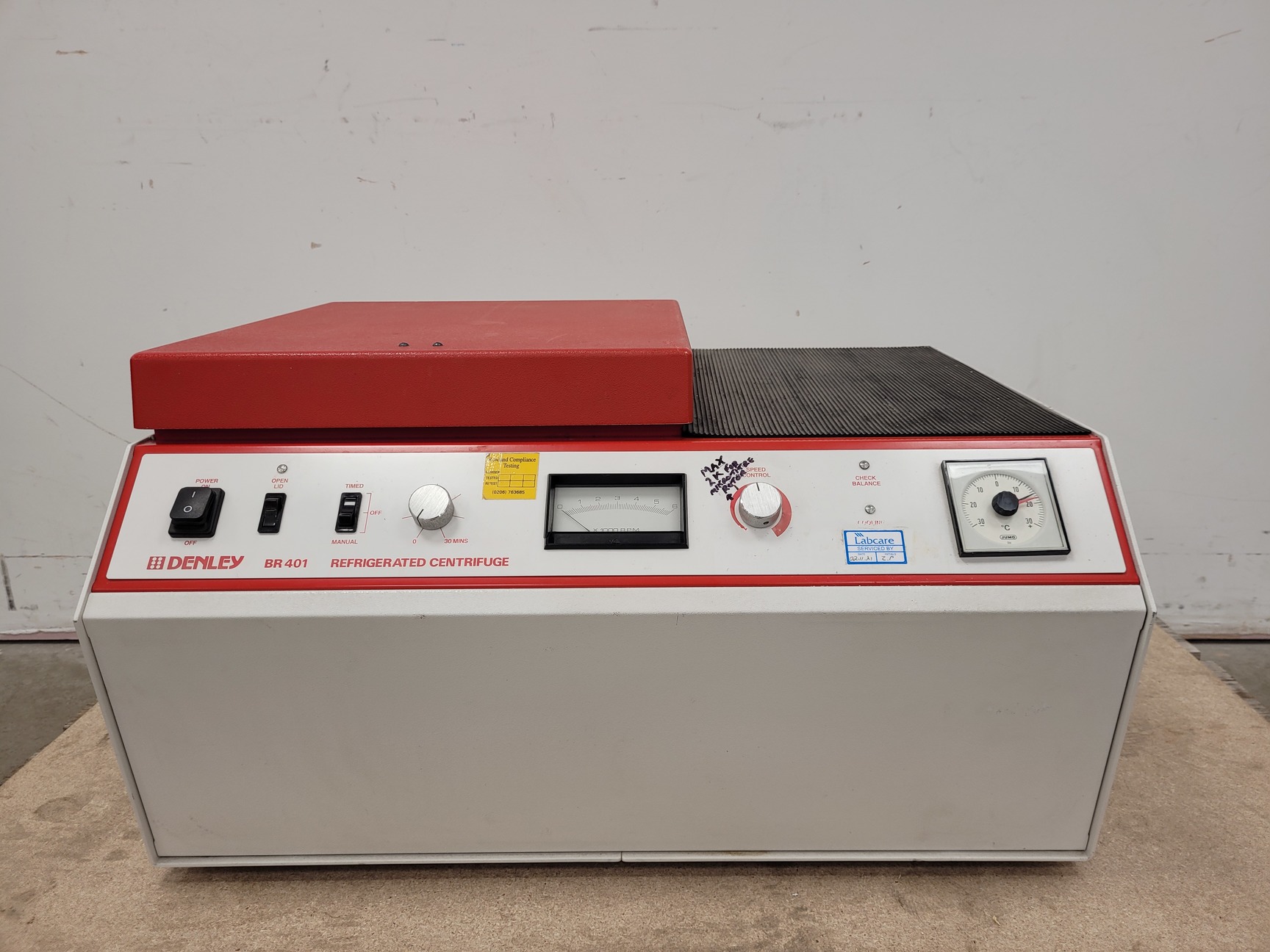 Image of Denley Refrigerated Centrifuge Model BR401 with Rotor Lab 901306 microplate