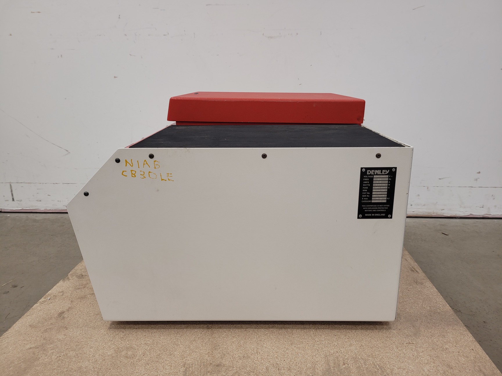 Image of Denley Refrigerated Centrifuge Model BR401 with Rotor Lab 901306 microplate