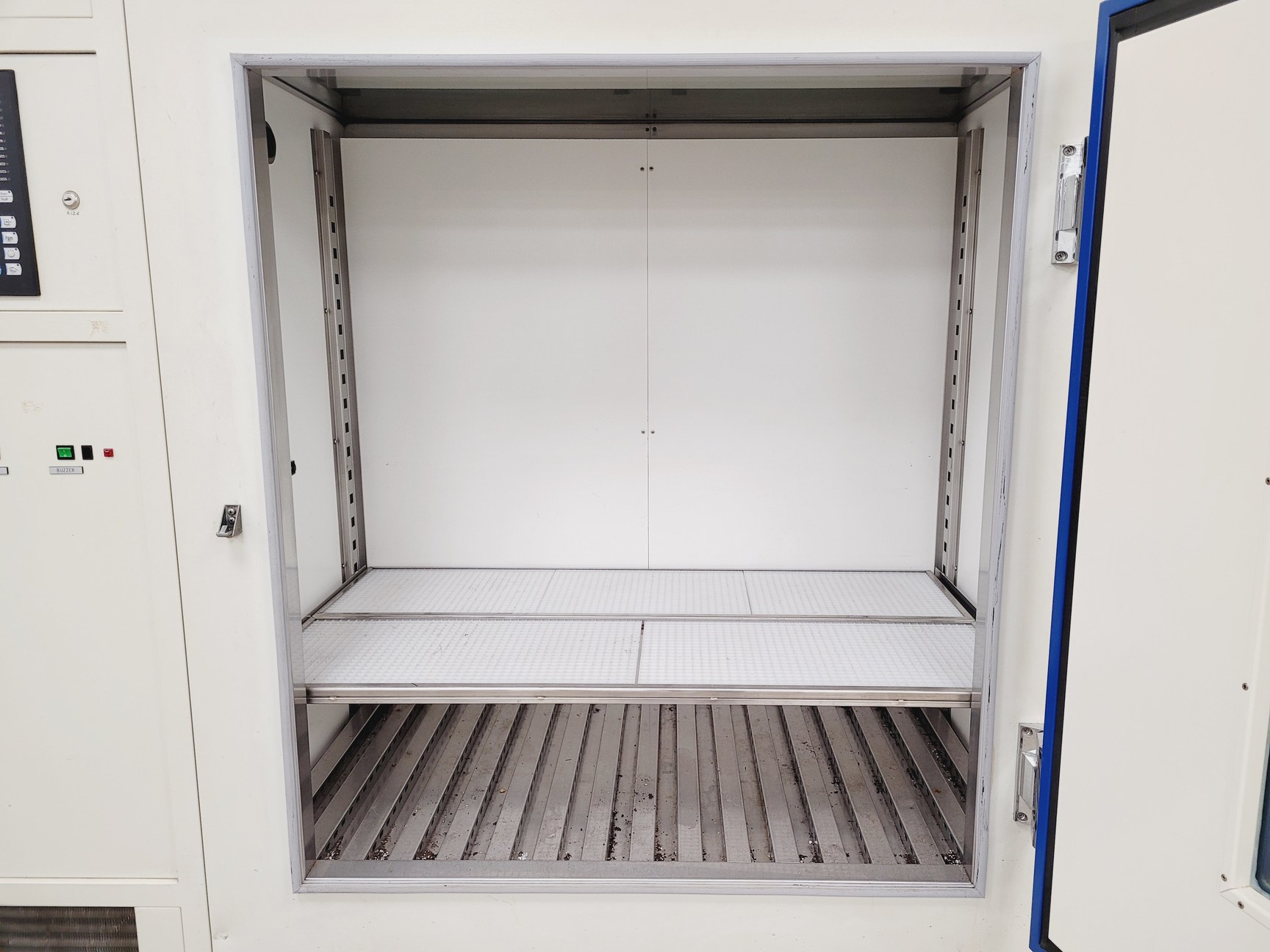 Image of Snijders Scientific Microclima 1000 Large Plant Growth Chamber Incubator Lab