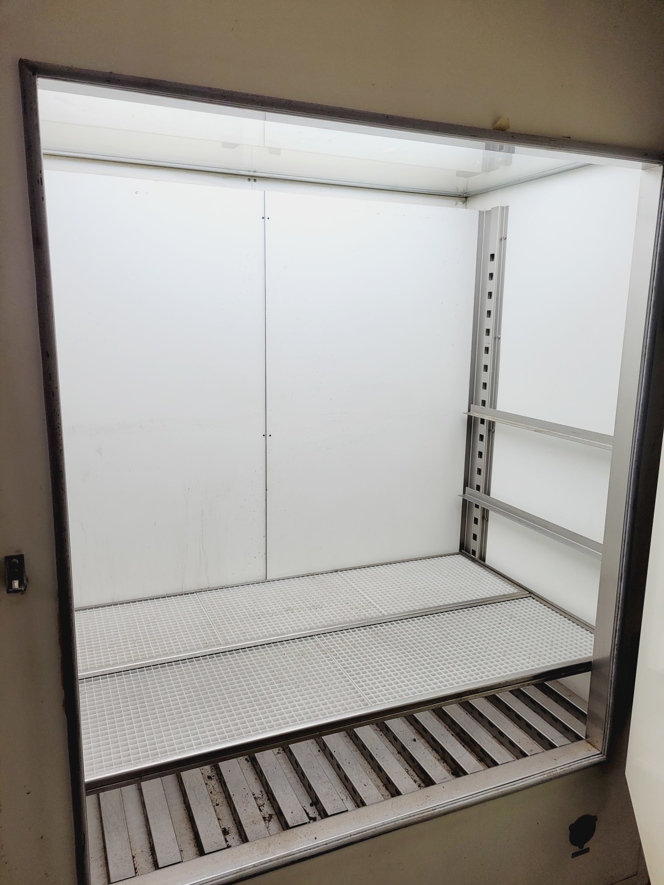 Image of Snijders Scientific Microclima 1000 Large Plant Growth Chamber Incubator Lab