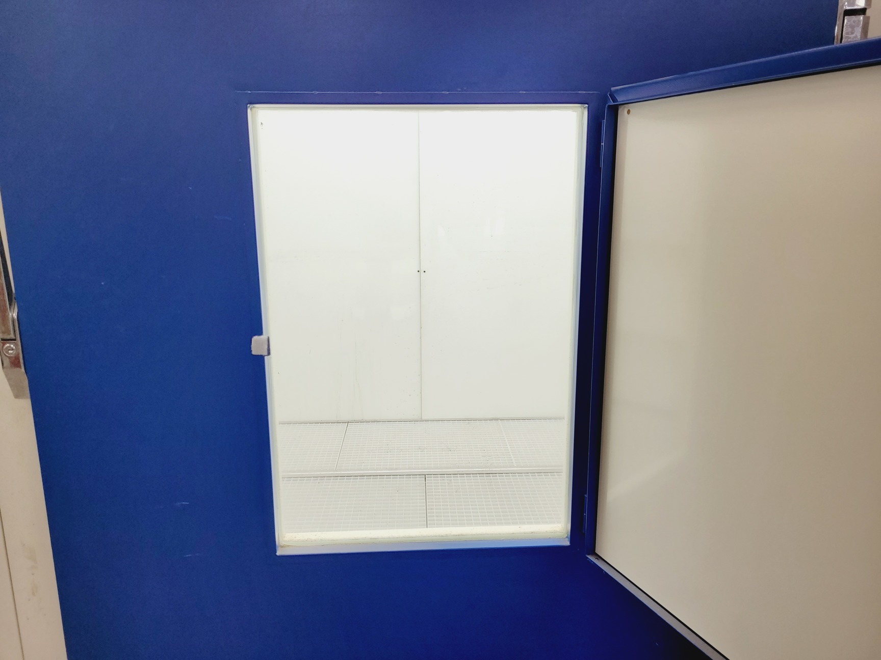 Image of Snijders Scientific Microclima 1000 Large Plant Growth Chamber Incubator Lab