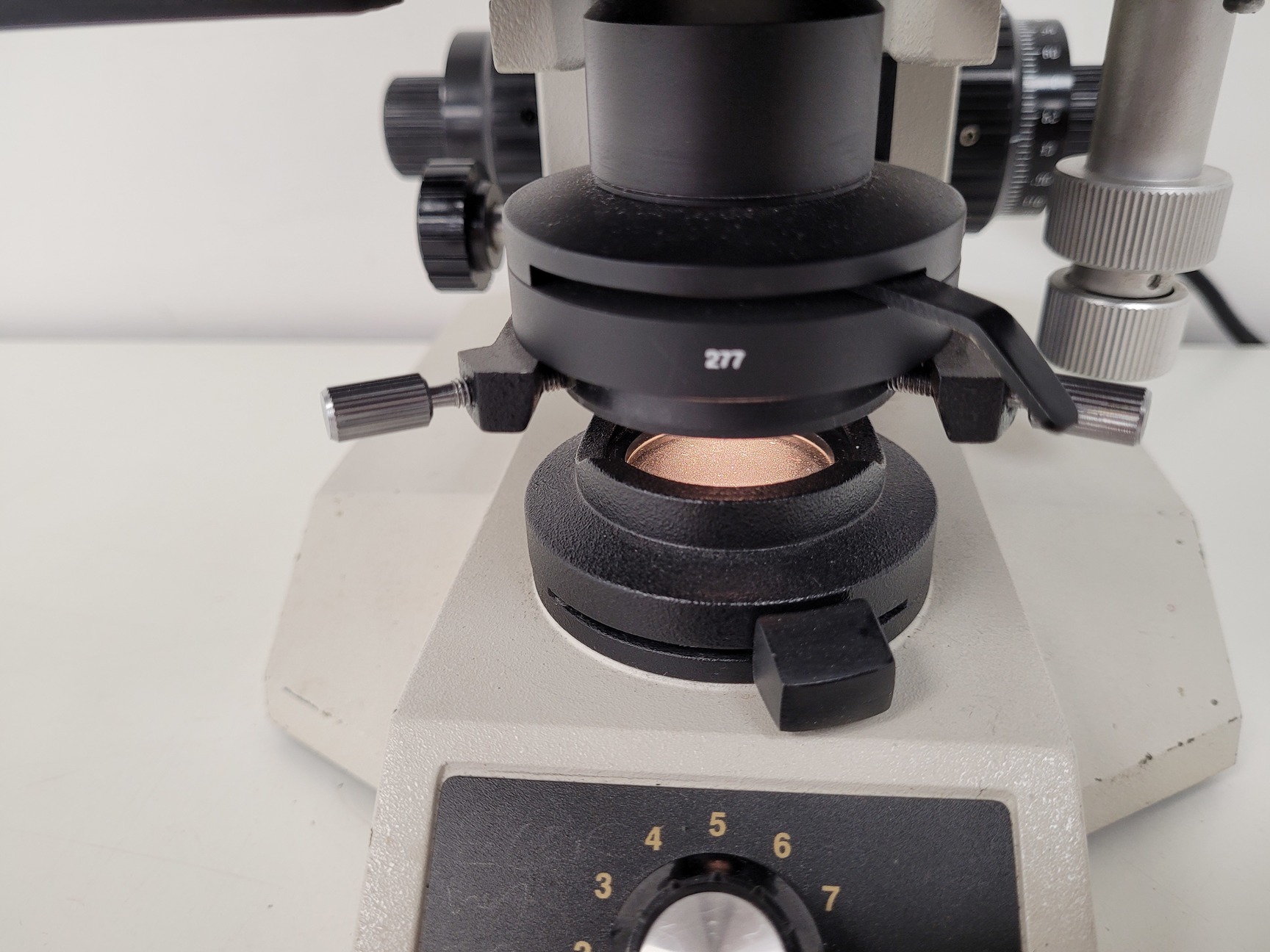 Image of Leica ATC 2000 Compound Microscope w/ 4 x Objectives Achro Lab