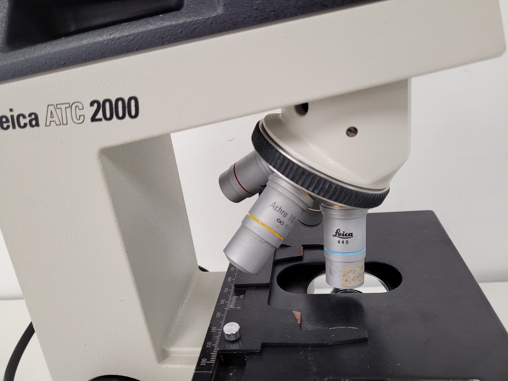 Microscope 2000 Model Lab Record Leica ATC 2000 Compound Microscope w/ 4 x Objectives Achro Lab