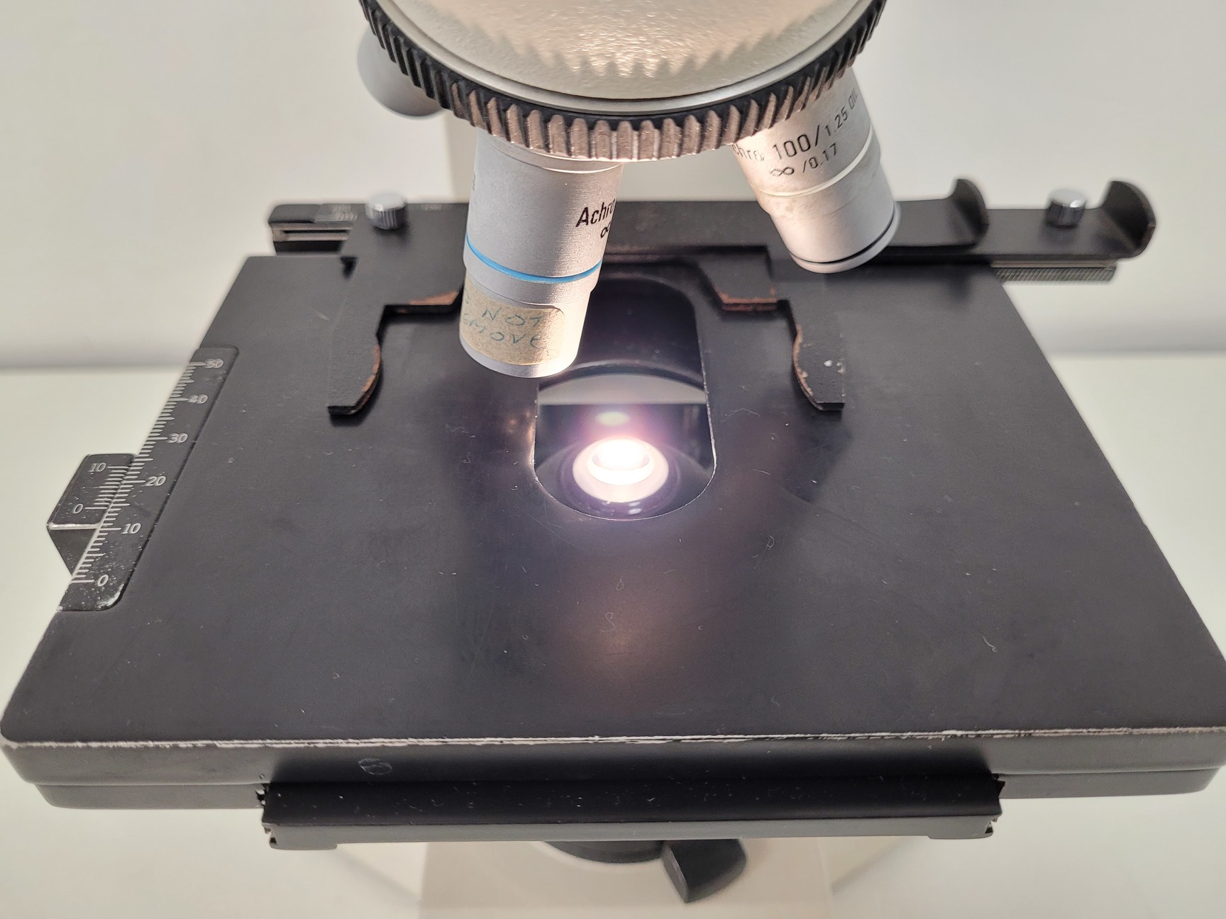 Image of Leica ATC 2000 Compound Microscope w/ 4 x Objectives Achro Lab