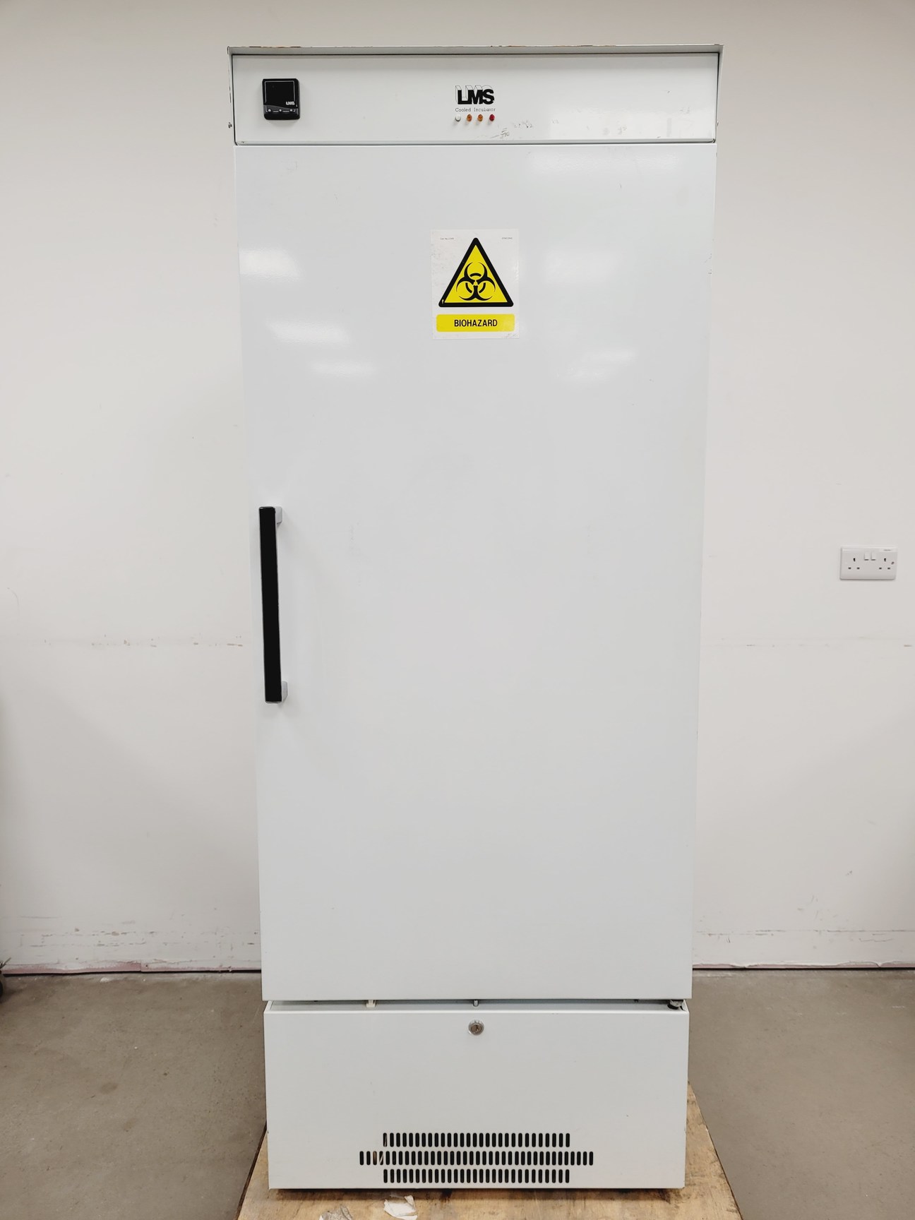 Image of LMS Model 300 Cooled Laboratory Incubator Lab