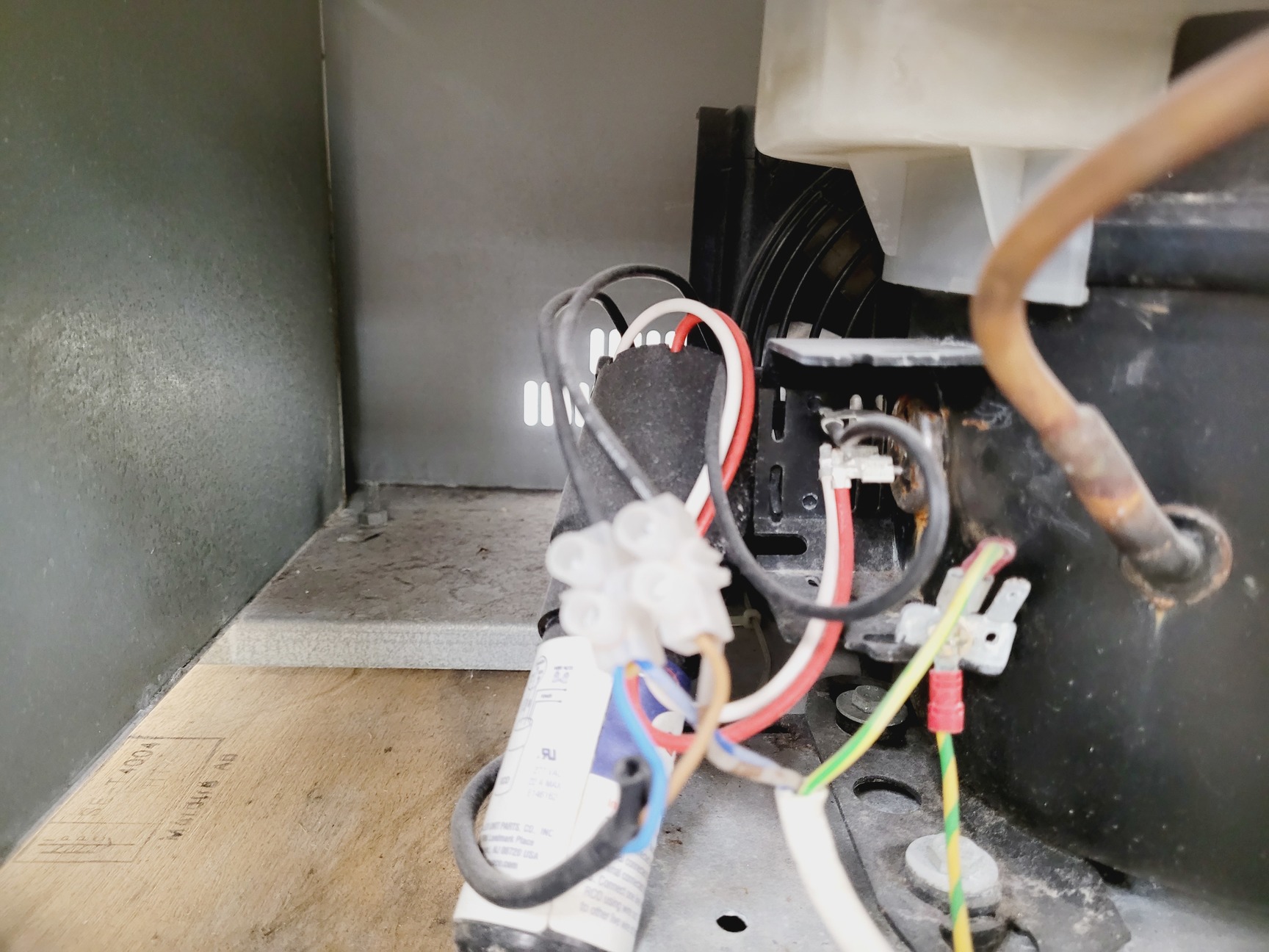 Image of LMS Model 300 Cooled Laboratory Incubator Lab