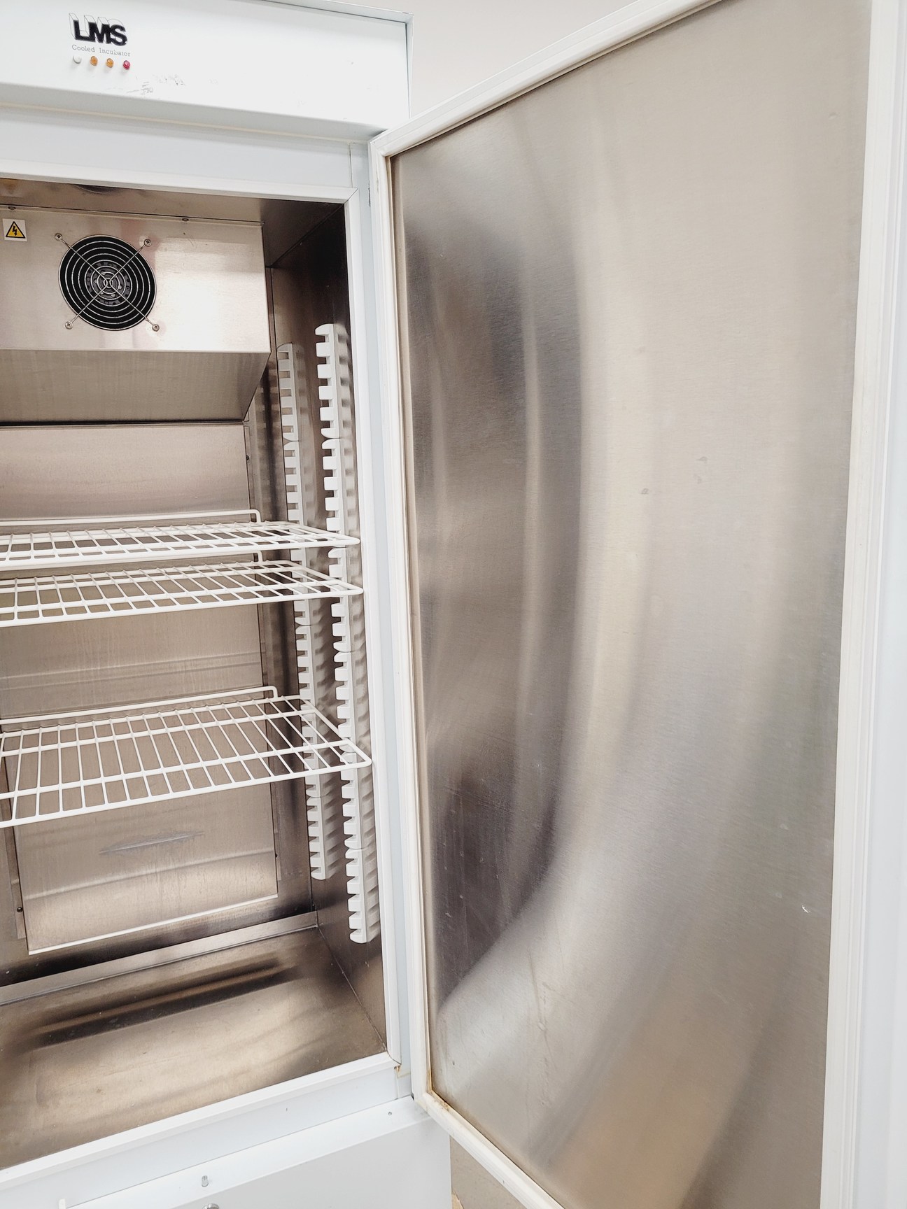 Image of LMS Model 300 Cooled Laboratory Incubator Lab