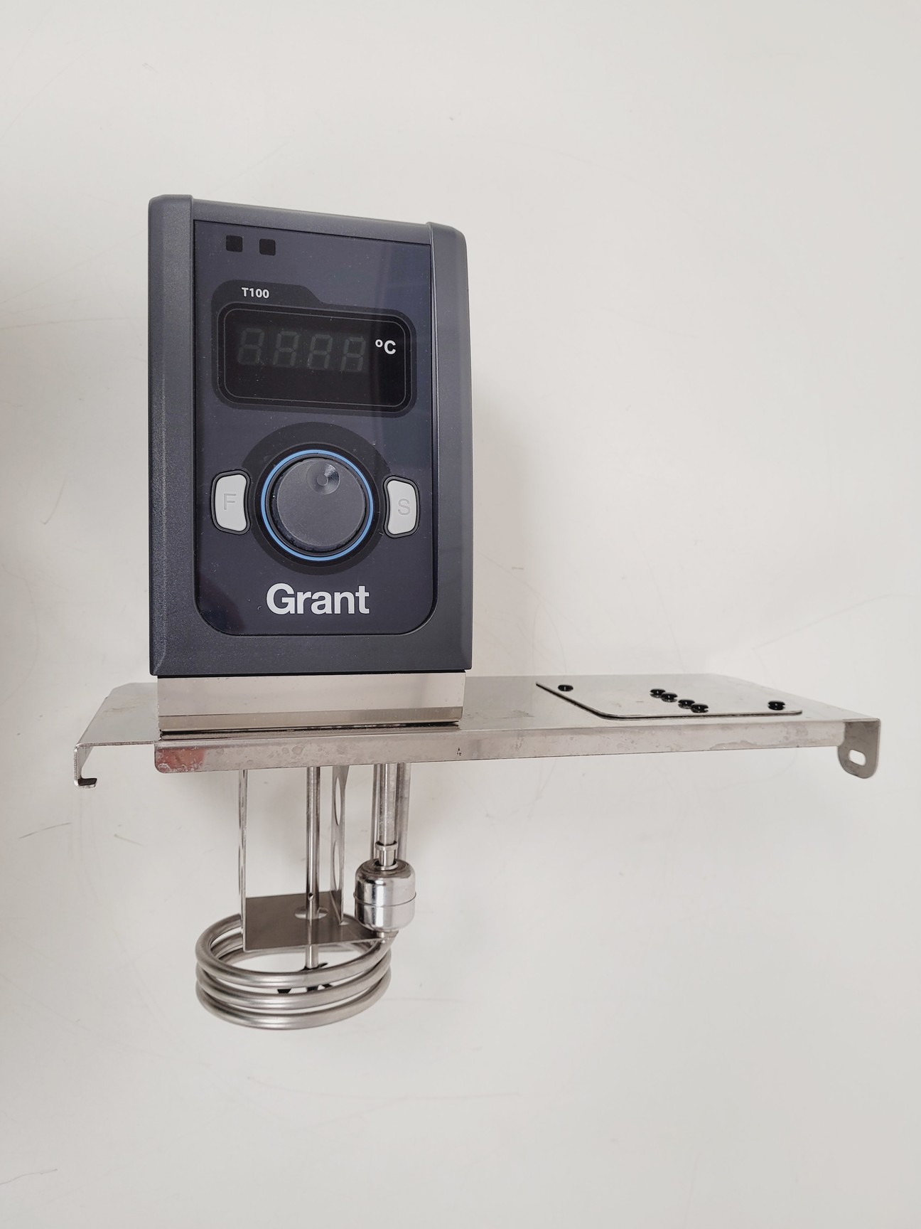 Image of Grant T100 Thermostatic Water Bath Heater Stirrer Lab