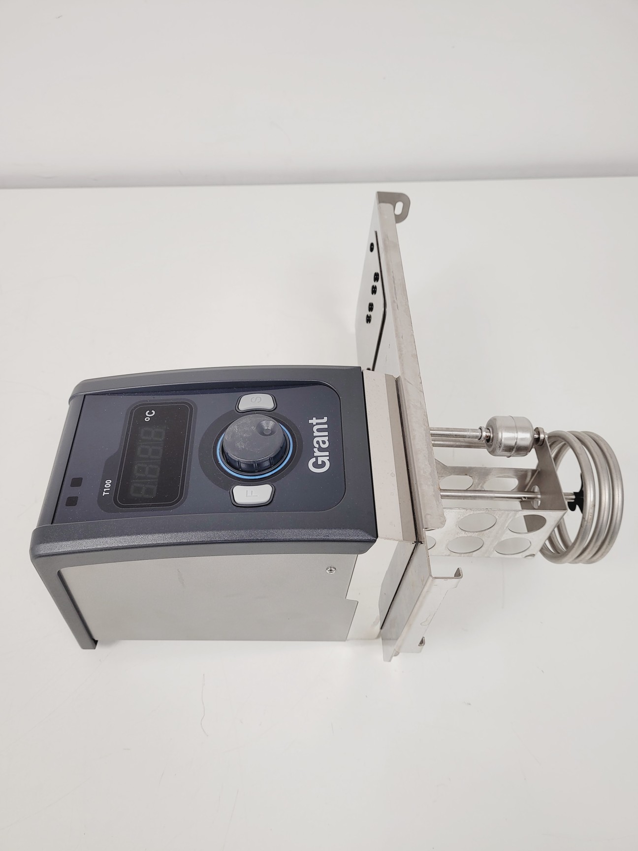 Image of Grant T100 Thermostatic Water Bath Stirrer Heater Lab