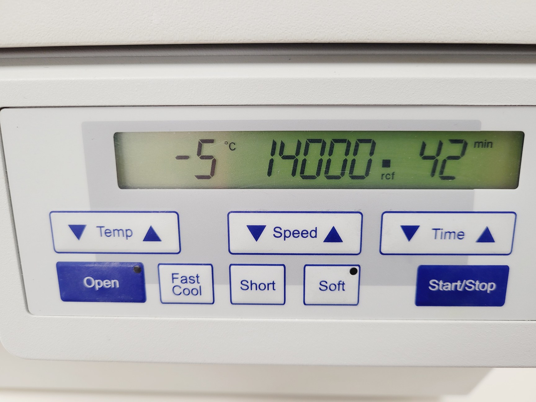 Image of Eppendorf Refrigerated Centrifuge 5417R with FA 45-30-11 Rotor Spares/Repairs