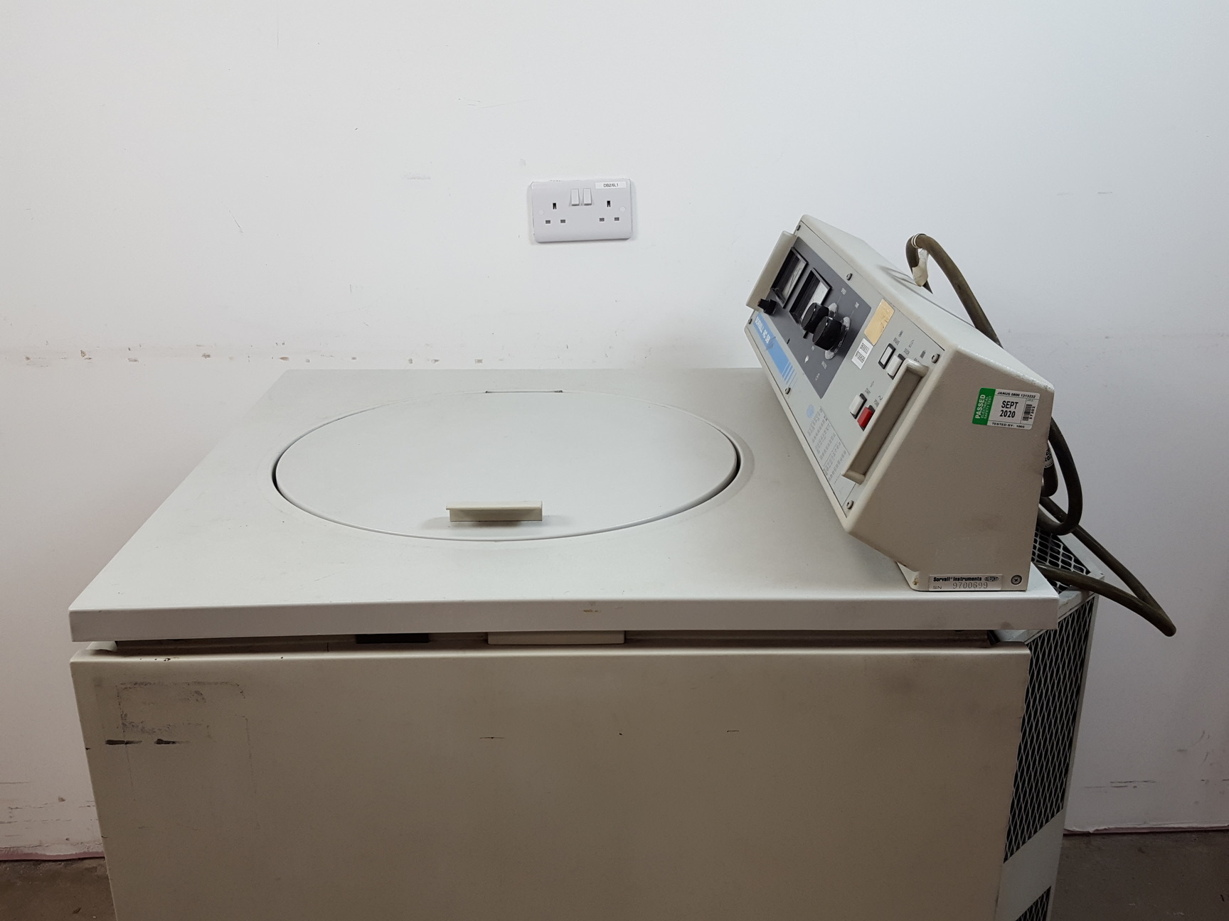 Image of Sorvall Refrigerated Laboratory Centrifuge RC-5B Plus with SS-34 Rotor Lab