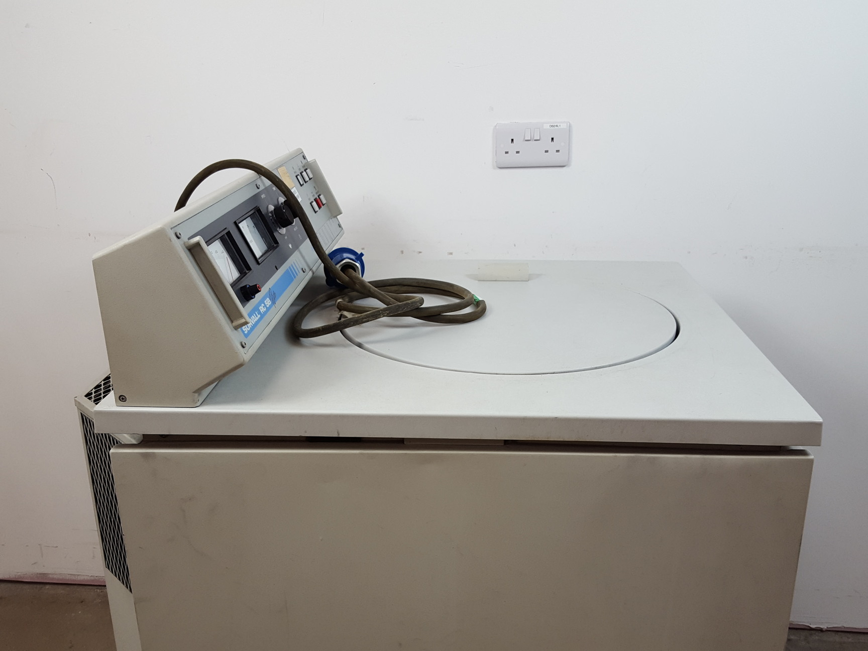 Image of Sorvall Refrigerated Laboratory Centrifuge RC-5B Plus with SS-34 Rotor Lab