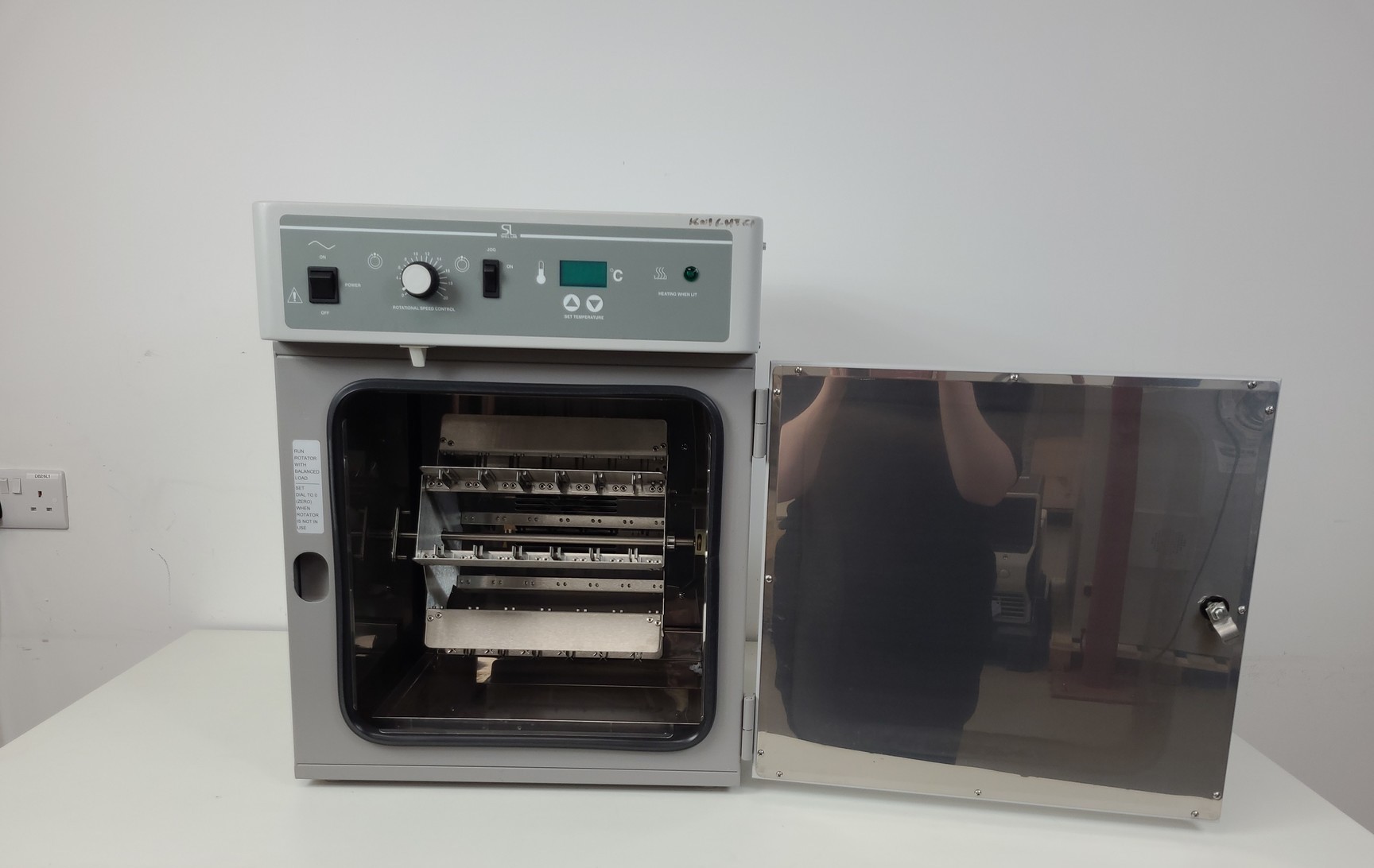 Image of Sheldon Manufacturing Shel Lab Agilent Hybridization Oven Model: G2545A Lab