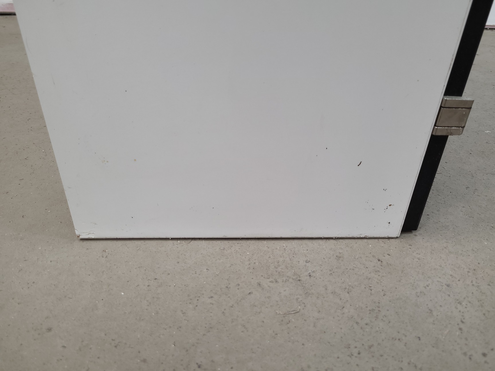 Image of 8 x Wall Mounted Double Door Laboratory Cupboards  L 100cm x W 34cm x H 60cm Lab