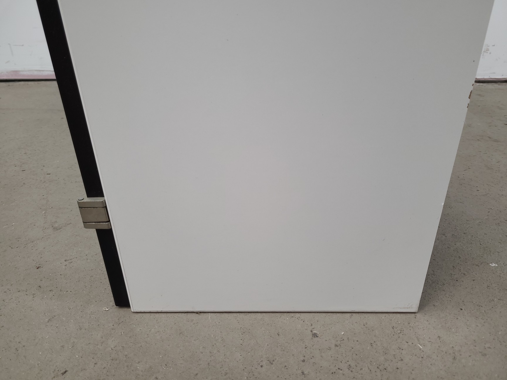Image of 8 x Wall Mounted Double Door Laboratory Cupboards  L 100cm x W 34cm x H 60cm Lab