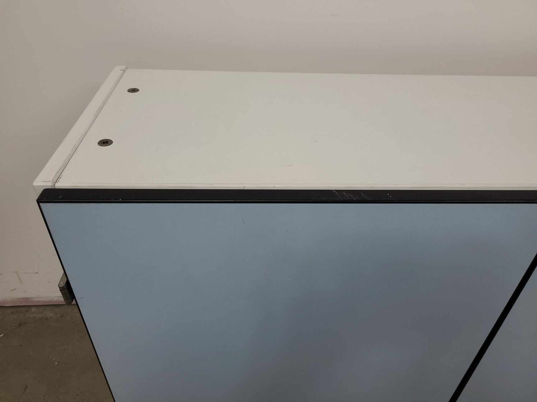 Image of 8 x Wall Mounted Double Door Laboratory Cupboards  L 100cm x W 34cm x H 60cm Lab
