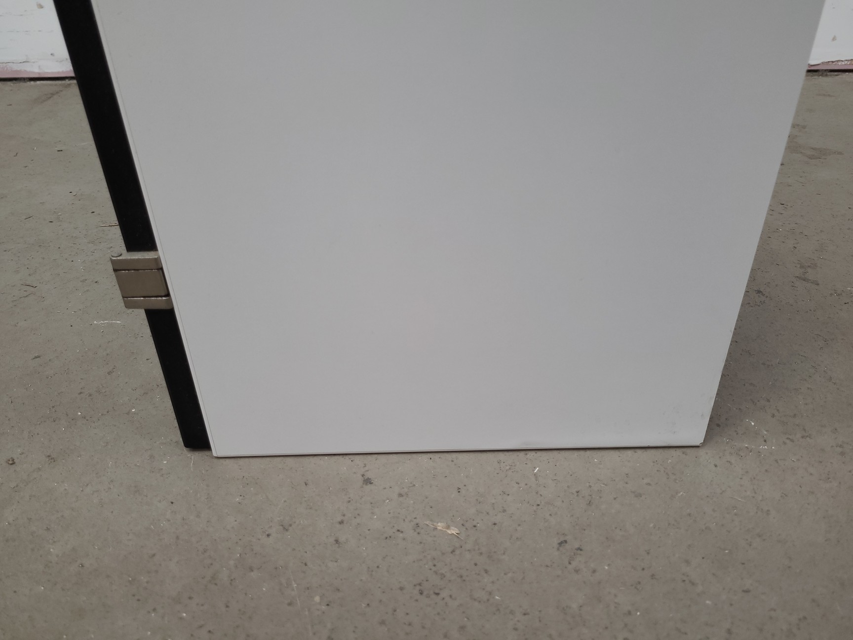 Image of 8 x Wall Mounted Double Door Laboratory Cupboards  L 100cm x W 34cm x H 60cm Lab